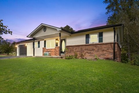 Photo of 1479 E Williamsburg Street, Whitley City, KY 42653 (MLS # 25503447)