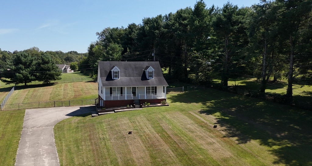 Photo of 630 Picnic Hill Road, Irvine, KY 40336 (MLS # 26025637)
