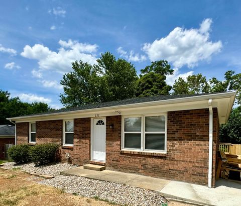 Photo of 222 Beechwood Drive, Nicholasville, KY 40356 (MLS # 25507265)