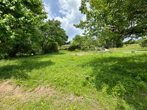 85 N Depot Street Woodbine KY 40771