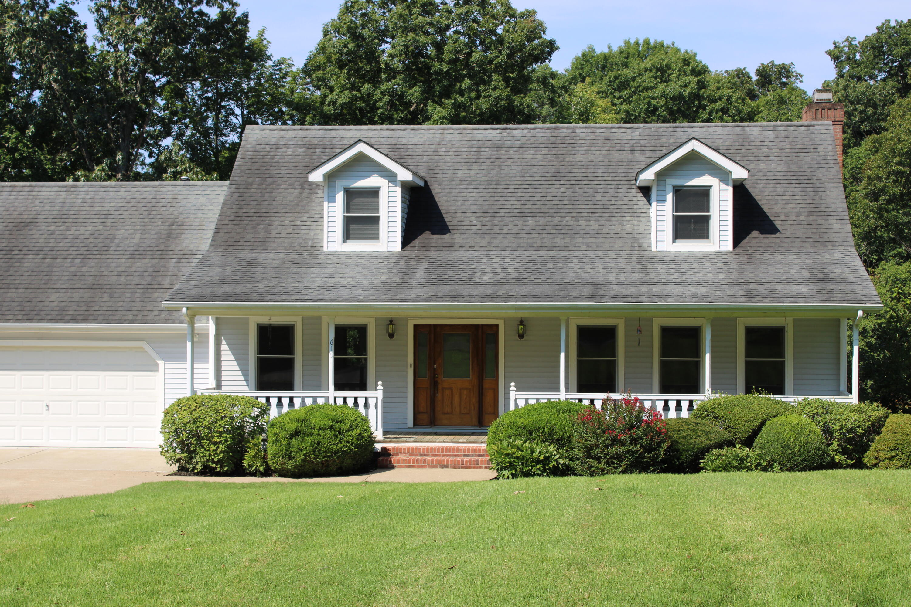 615 W Dogwood Drive