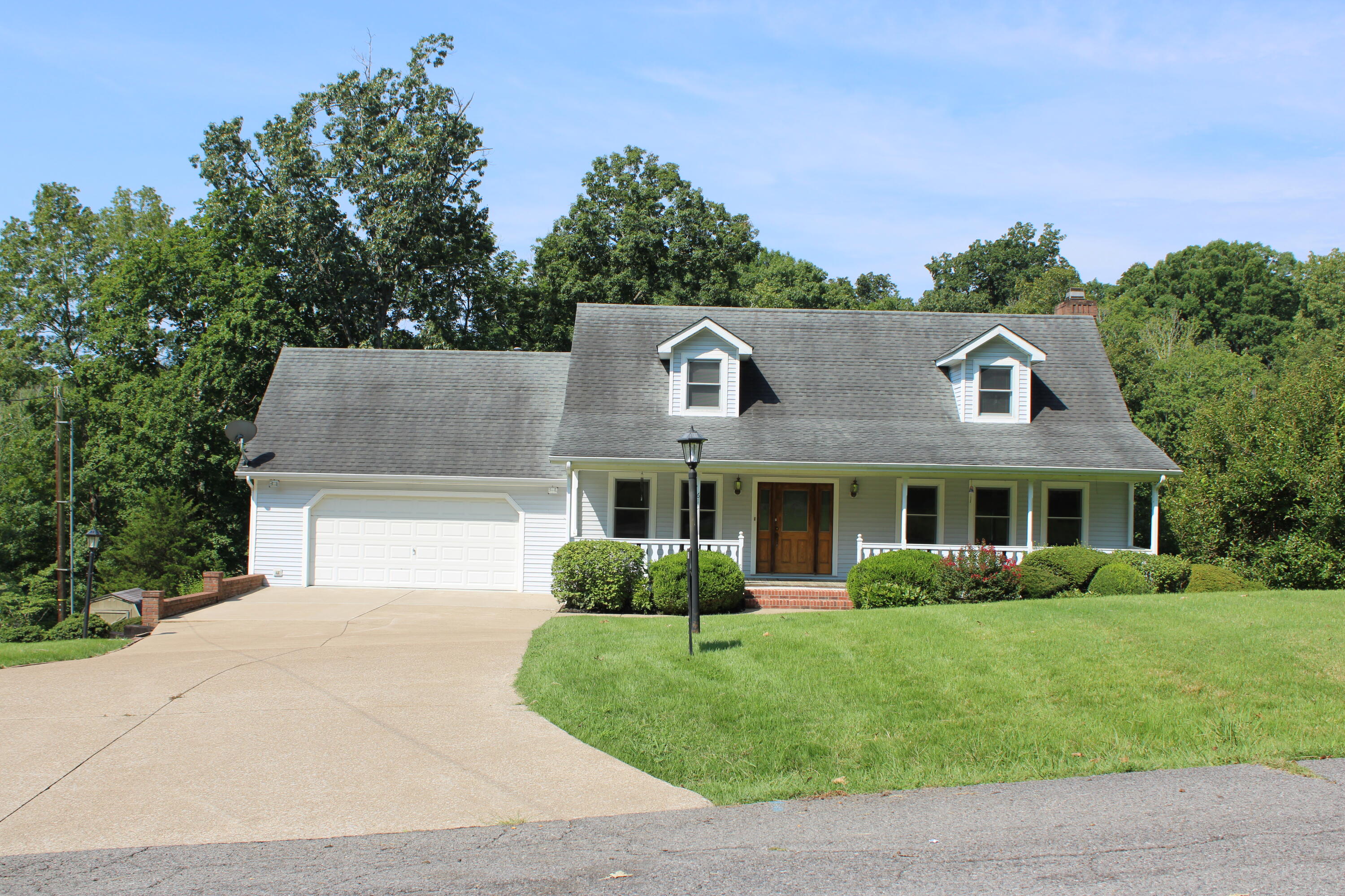 615 W Dogwood Drive