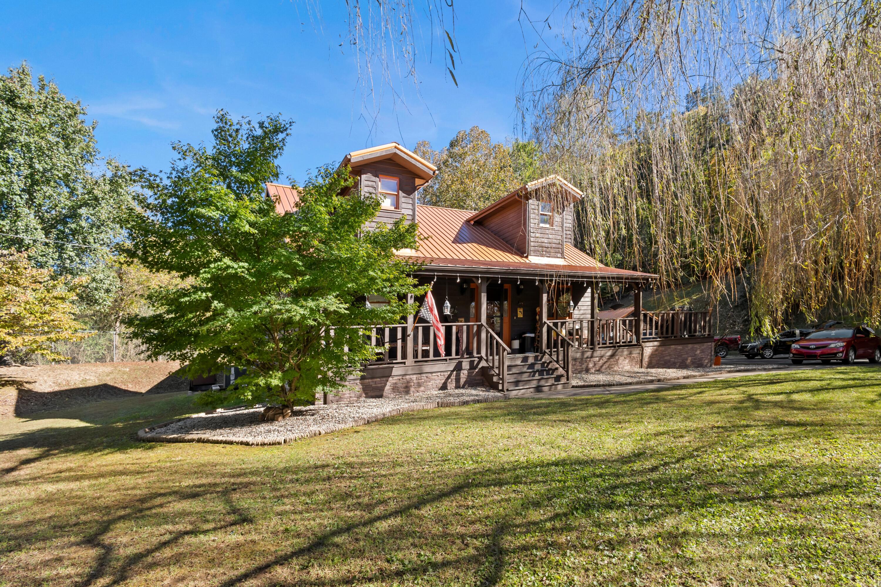 102 N Oak Hill Drive
