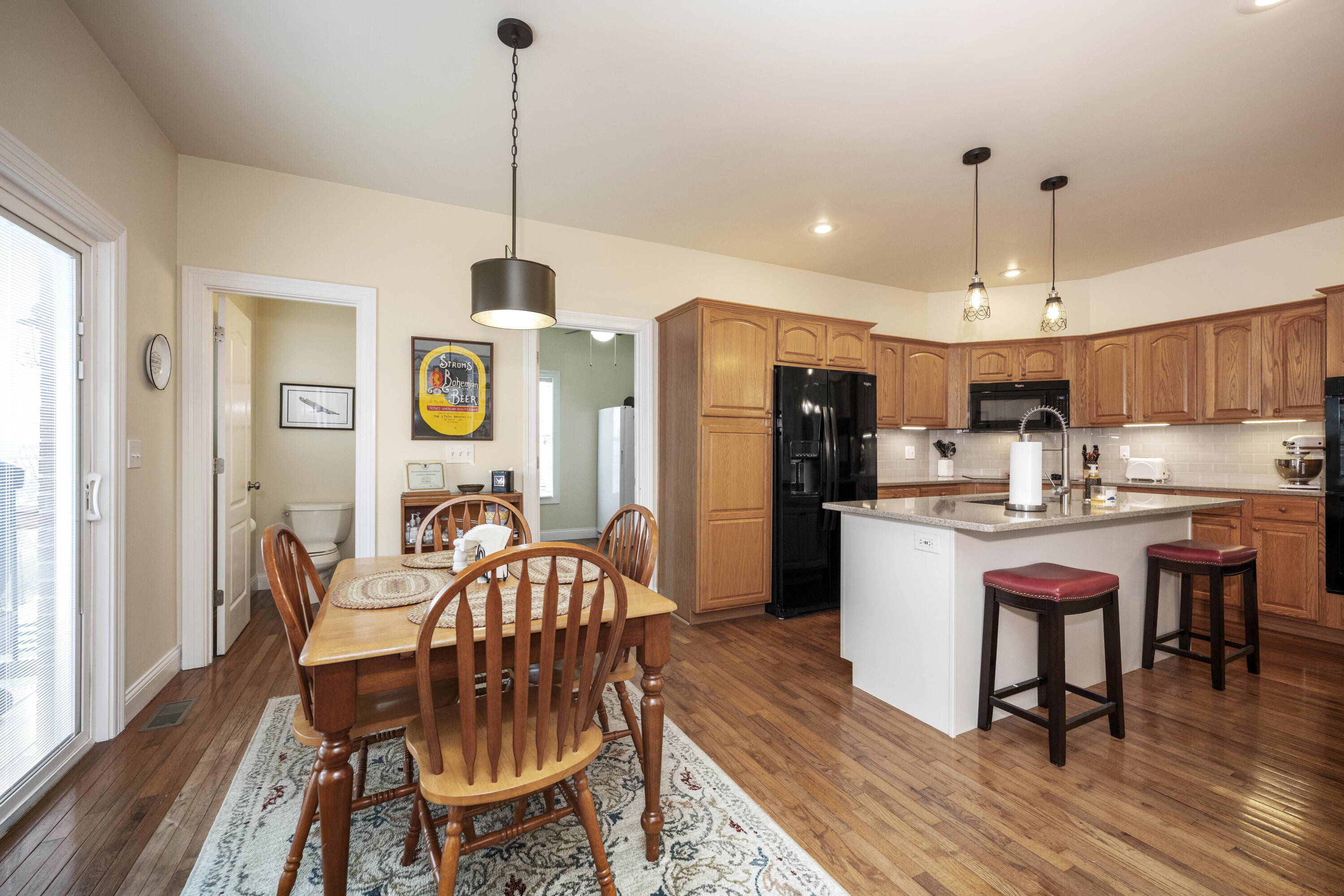 Richmond, Kentucky 40475, United States, 4 Bedrooms Bedrooms, ,3 BathroomsBathrooms,Residential,Active,99574