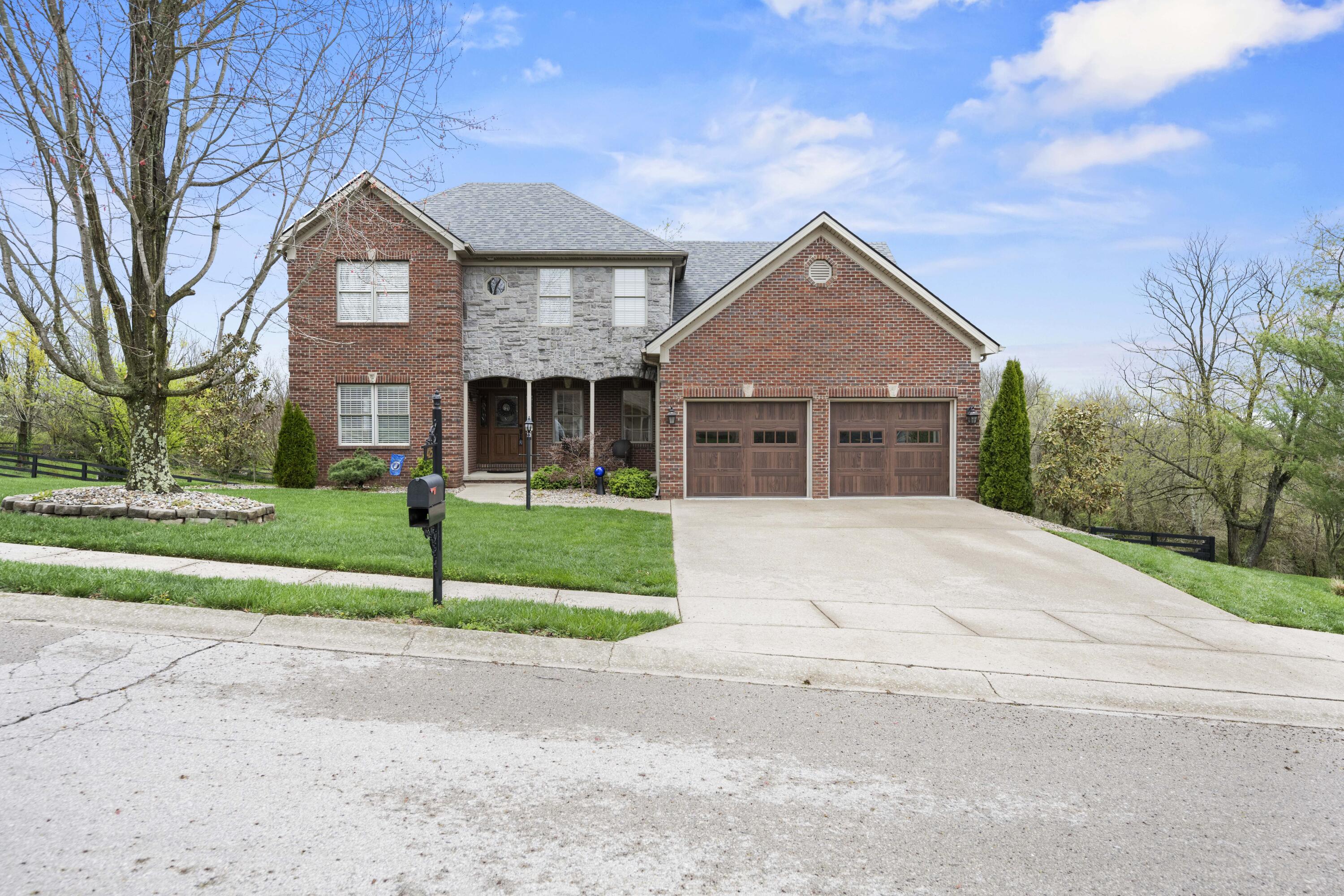 Richmond, Kentucky 40475, United States, 4 Bedrooms Bedrooms, ,3 BathroomsBathrooms,Residential,Active,99574