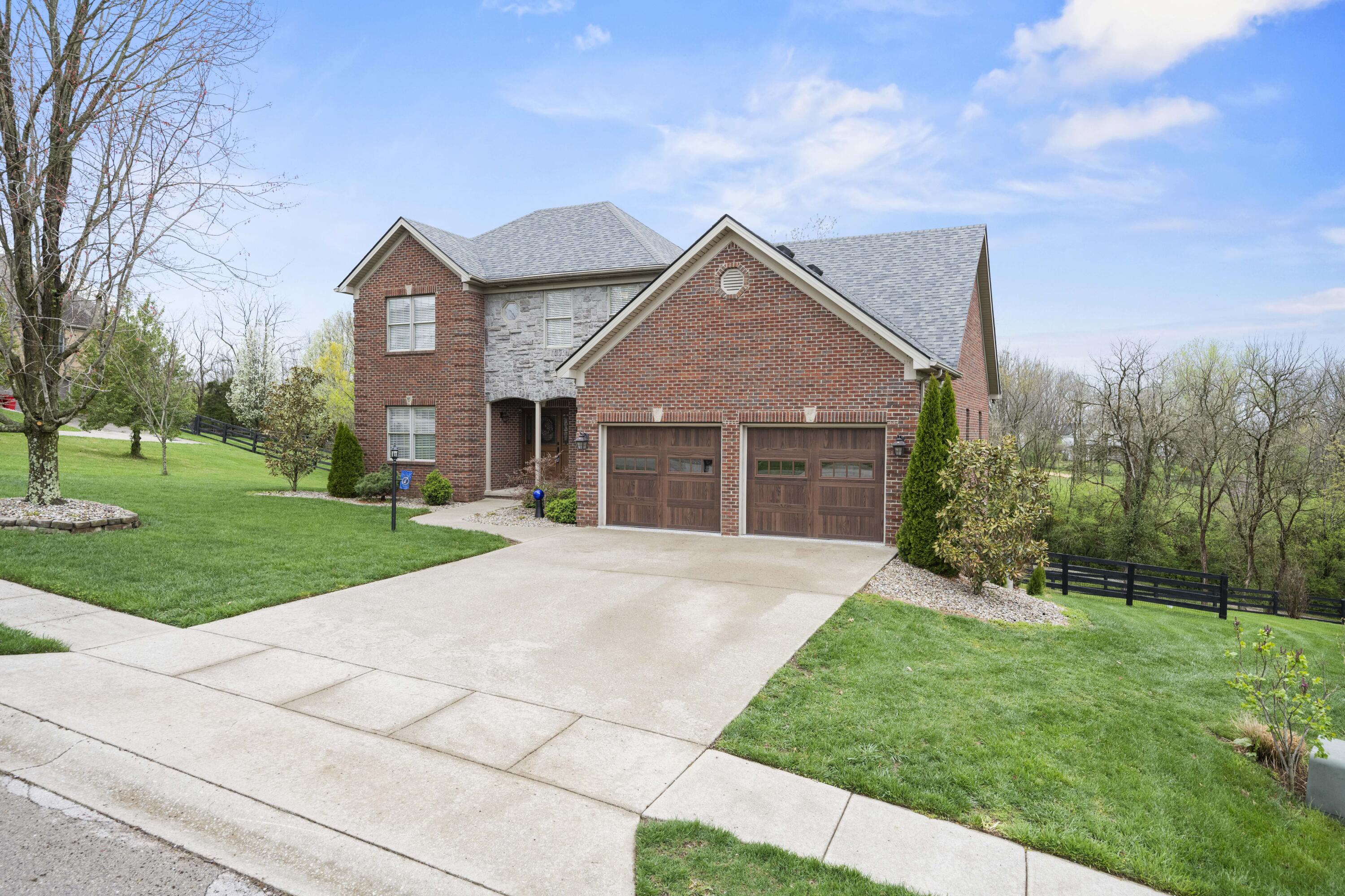 Richmond, Kentucky 40475, United States, 4 Bedrooms Bedrooms, ,3 BathroomsBathrooms,Residential,Active,99574