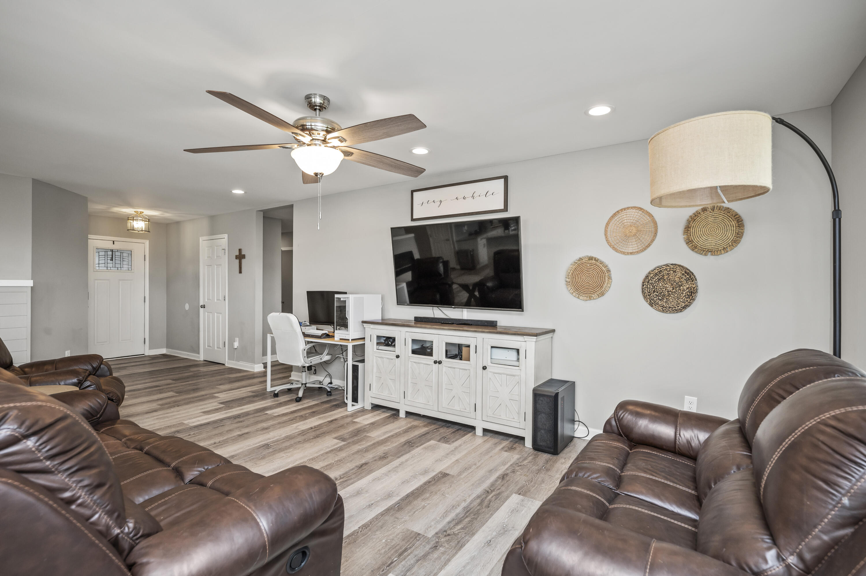 Richmond, Kentucky 40475, United States, 4 Bedrooms Bedrooms, ,3 BathroomsBathrooms,Residential,Active,230129