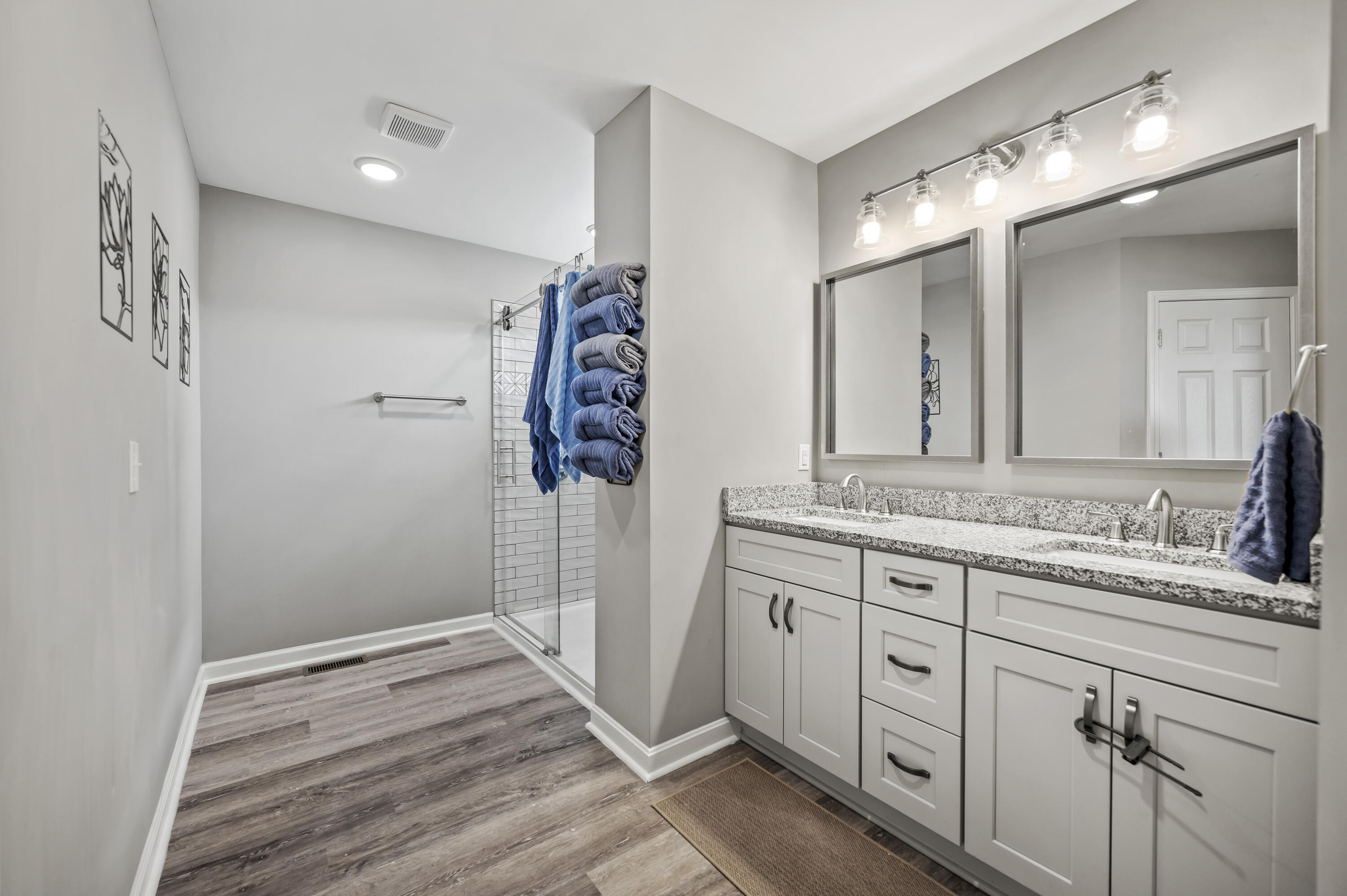 Richmond, Kentucky 40475, United States, 4 Bedrooms Bedrooms, ,3 BathroomsBathrooms,Residential,Active,230129