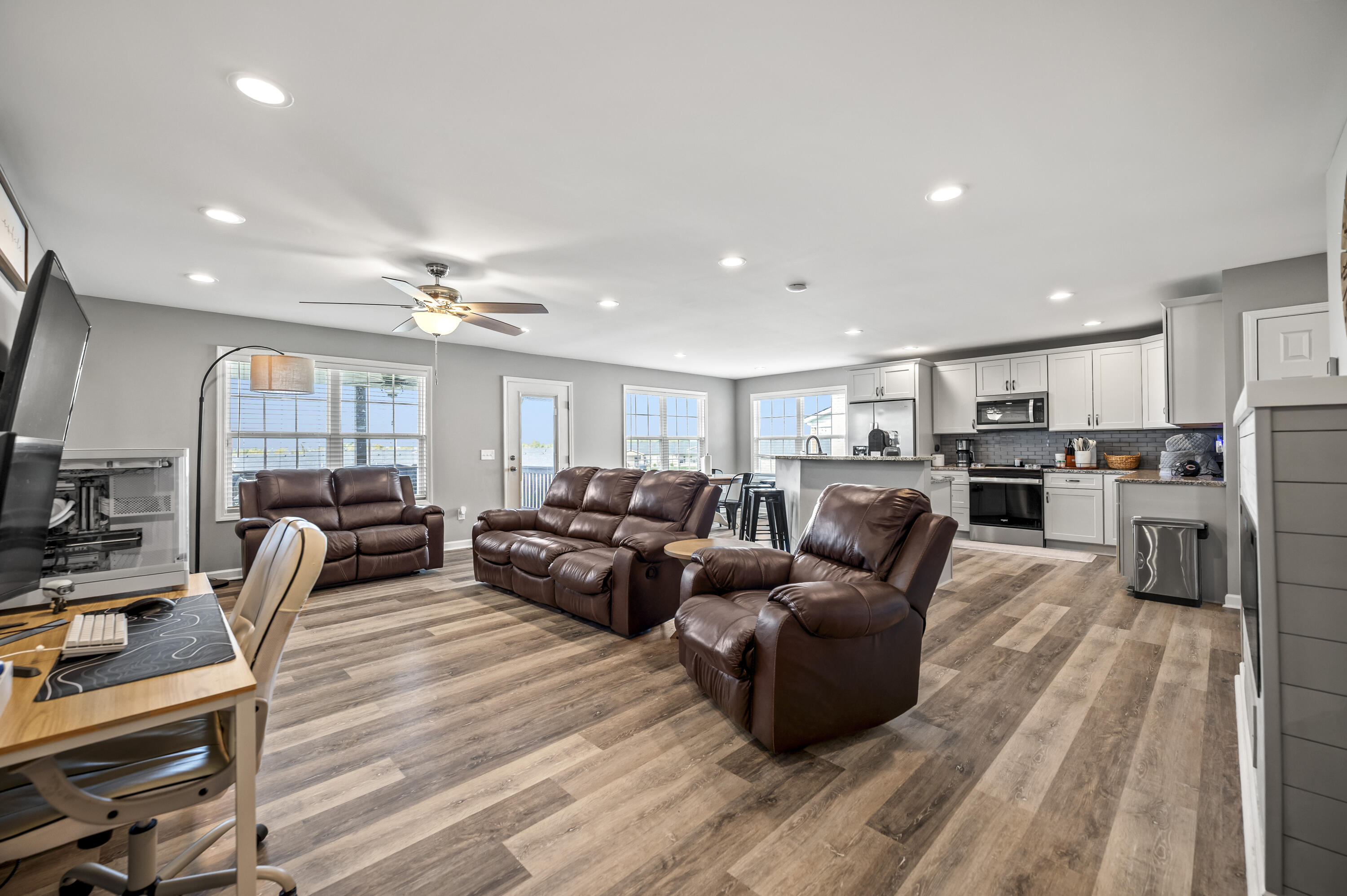 Richmond, Kentucky 40475, United States, 4 Bedrooms Bedrooms, ,3 BathroomsBathrooms,Residential,Active,230129