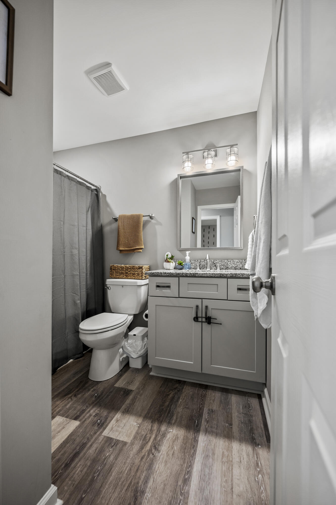 Richmond, Kentucky 40475, United States, 4 Bedrooms Bedrooms, ,3 BathroomsBathrooms,Residential,Active,230129