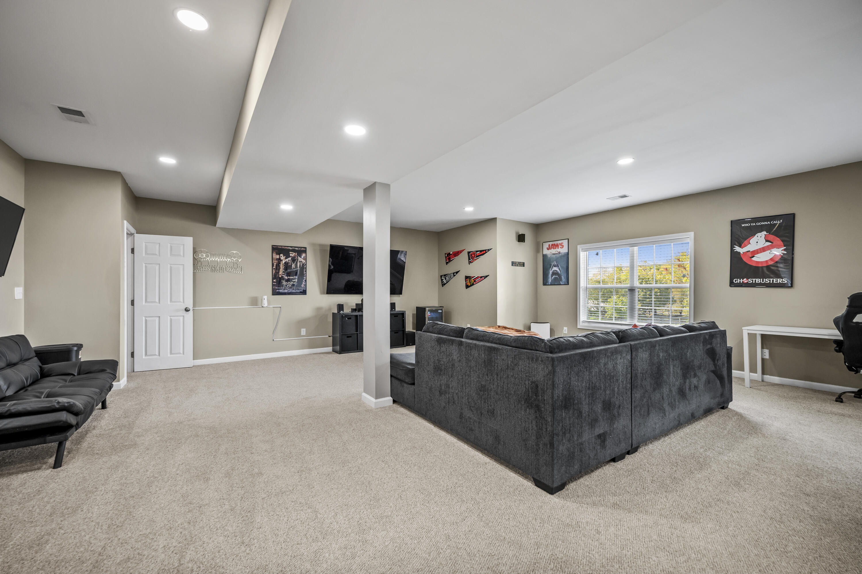 Richmond, Kentucky 40475, United States, 4 Bedrooms Bedrooms, ,3 BathroomsBathrooms,Residential,Active,230129