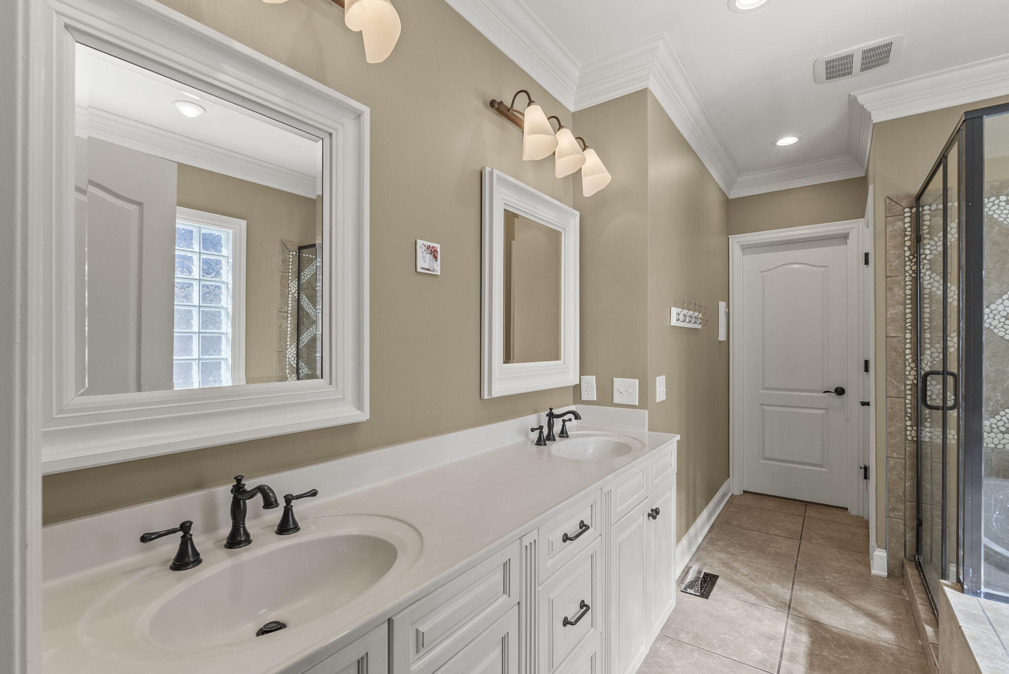 Lexington, Kentucky 40509, United States, 5 Bedrooms Bedrooms, ,5 BathroomsBathrooms,Residential,Active,165956