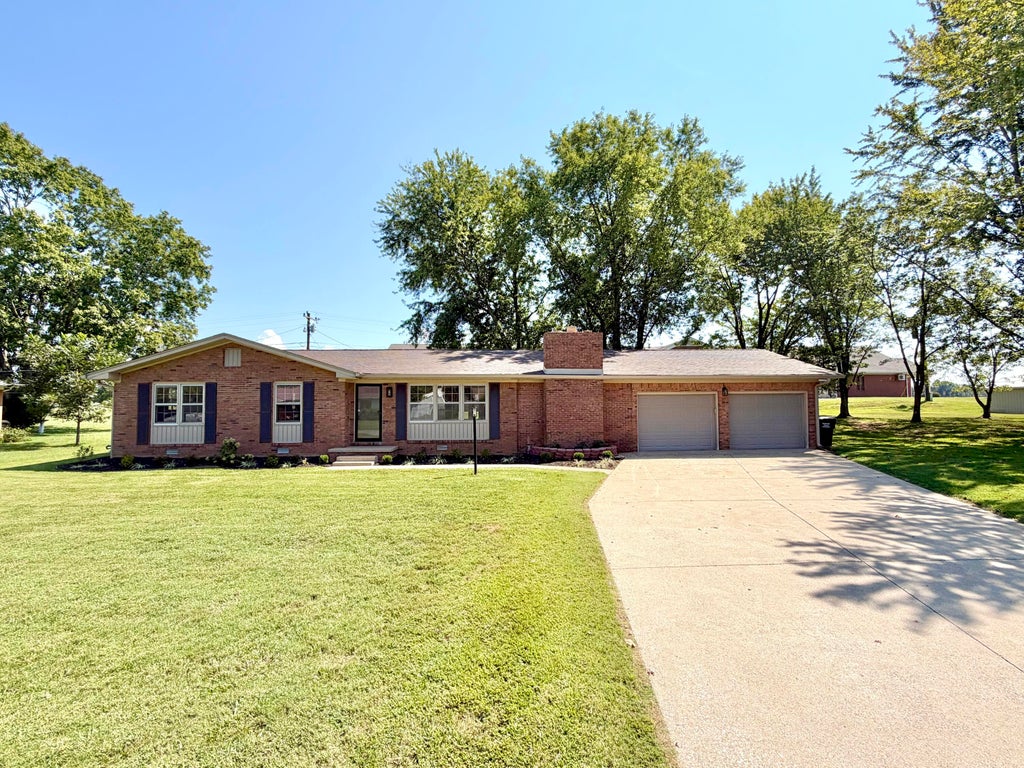 Photo of 118 Glendale Drive, Cadiz, KY 42211 (MLS # 26025742)