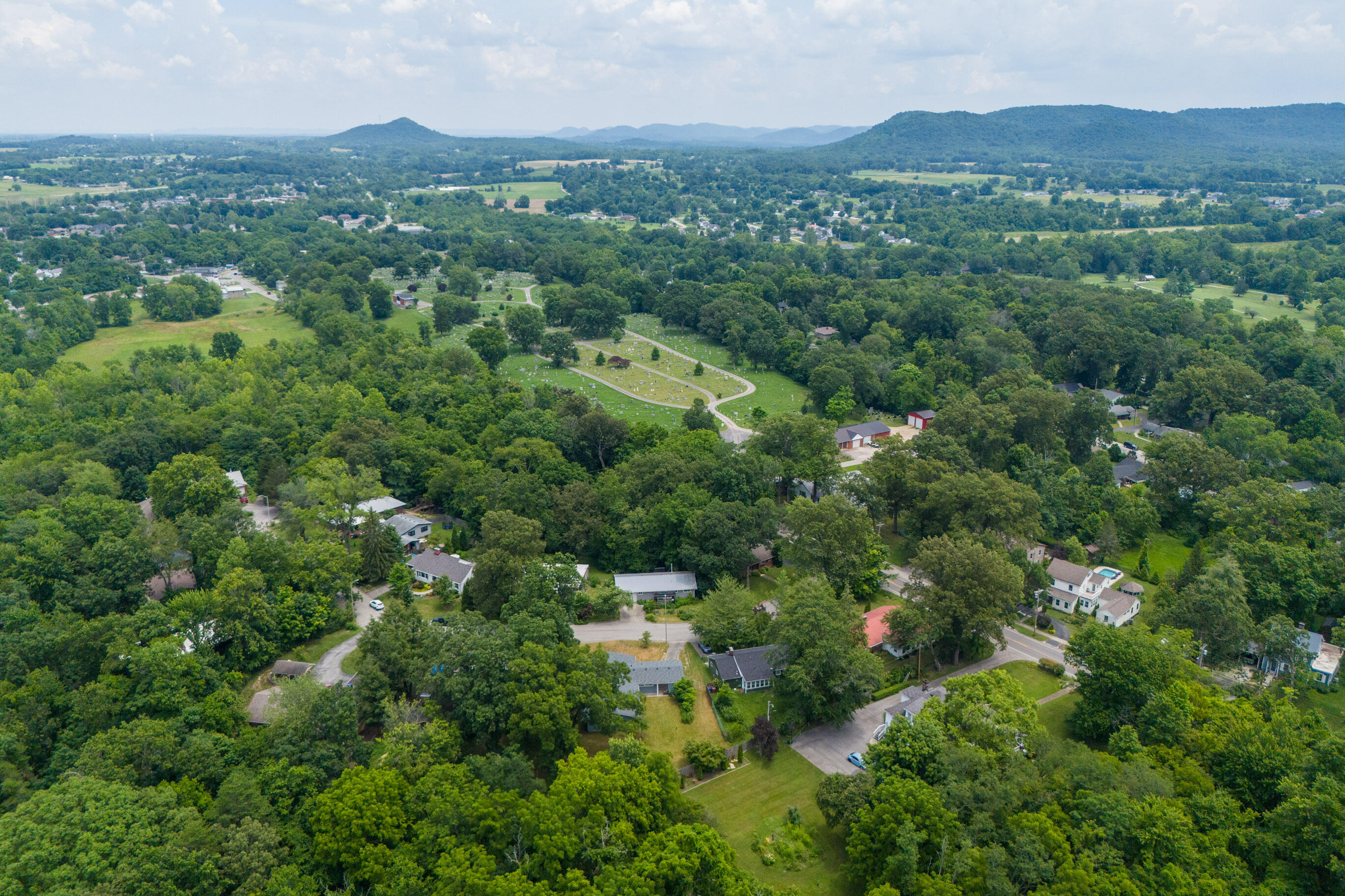 Berea, Kentucky 40403, United States, 3 Bedrooms Bedrooms, ,3 BathroomsBathrooms,Residential,Active,160864