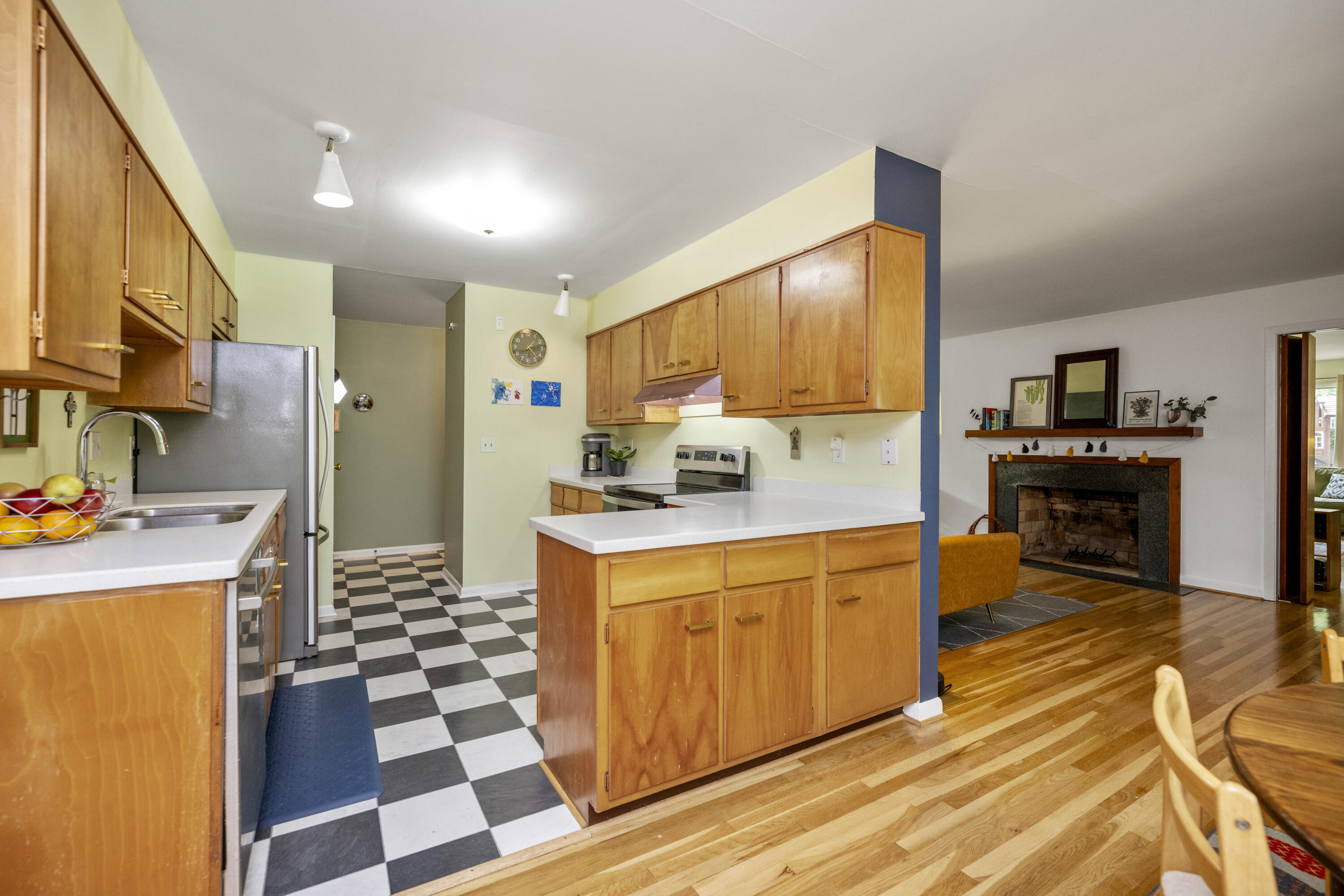 Berea, Kentucky 40403, United States, 3 Bedrooms Bedrooms, ,3 BathroomsBathrooms,Residential,Active,160864