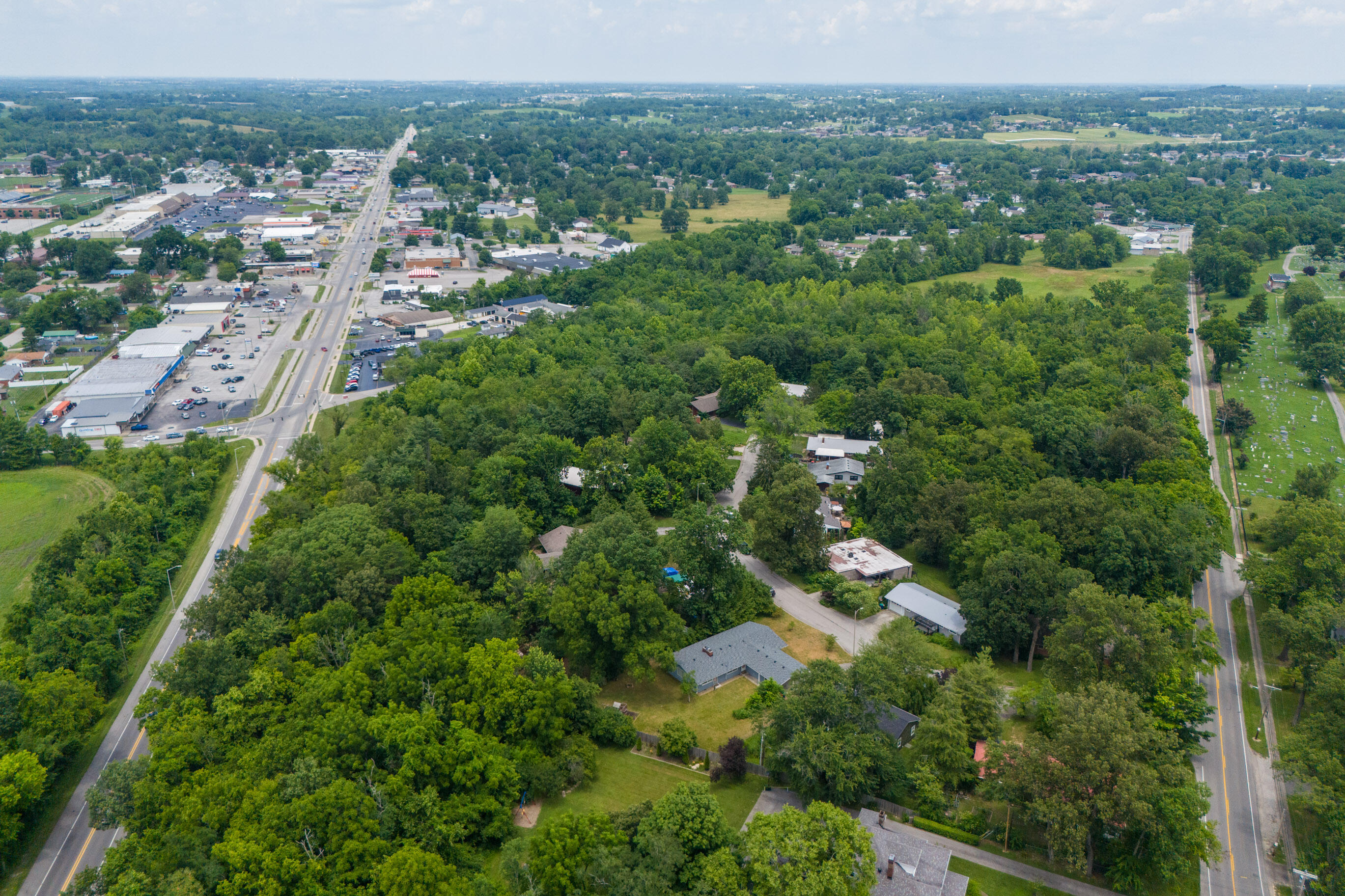 Berea, Kentucky 40403, United States, 3 Bedrooms Bedrooms, ,3 BathroomsBathrooms,Residential,Active,160864