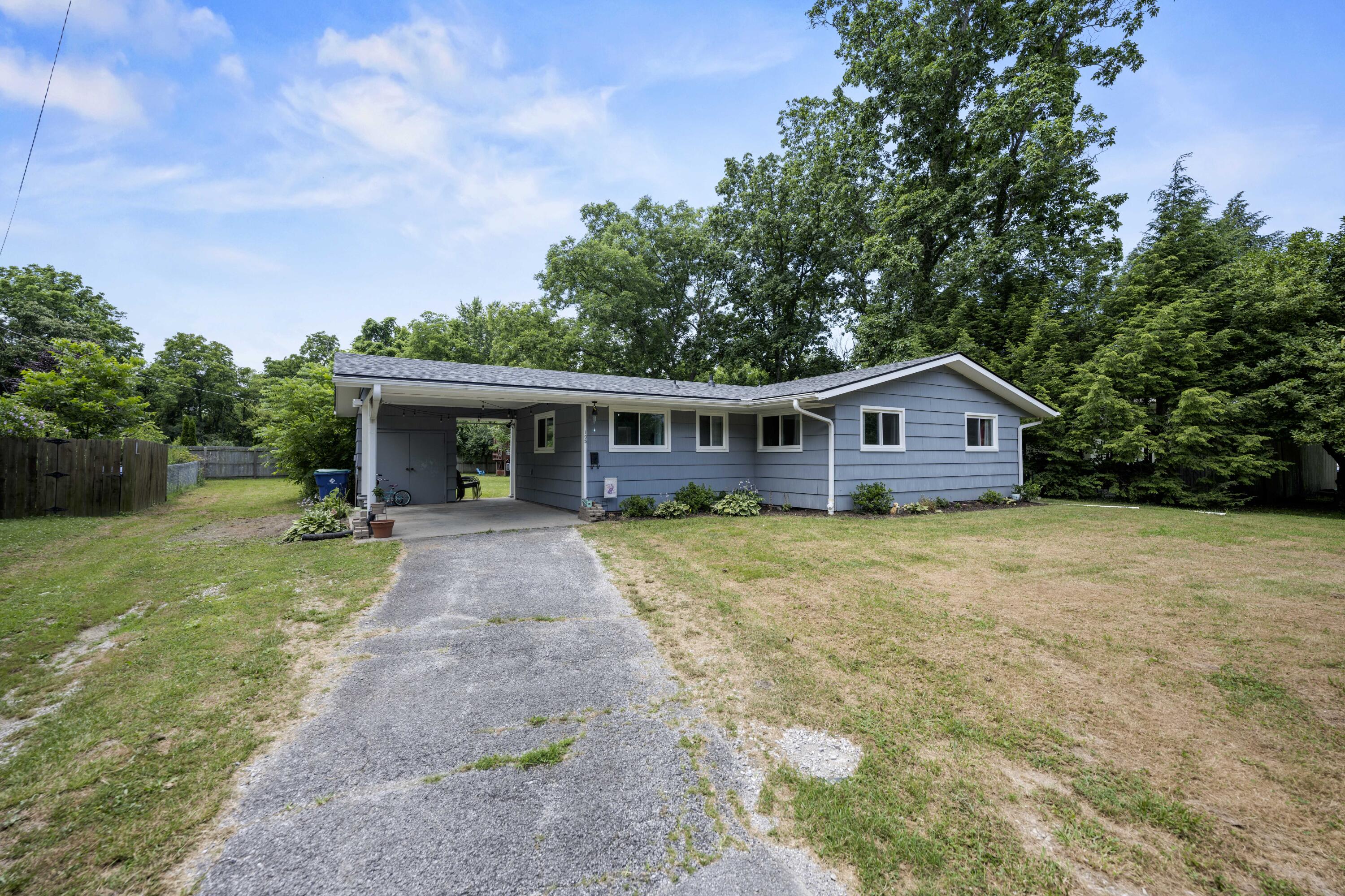 Berea, Kentucky 40403, United States, 3 Bedrooms Bedrooms, ,3 BathroomsBathrooms,Residential,Active,160864