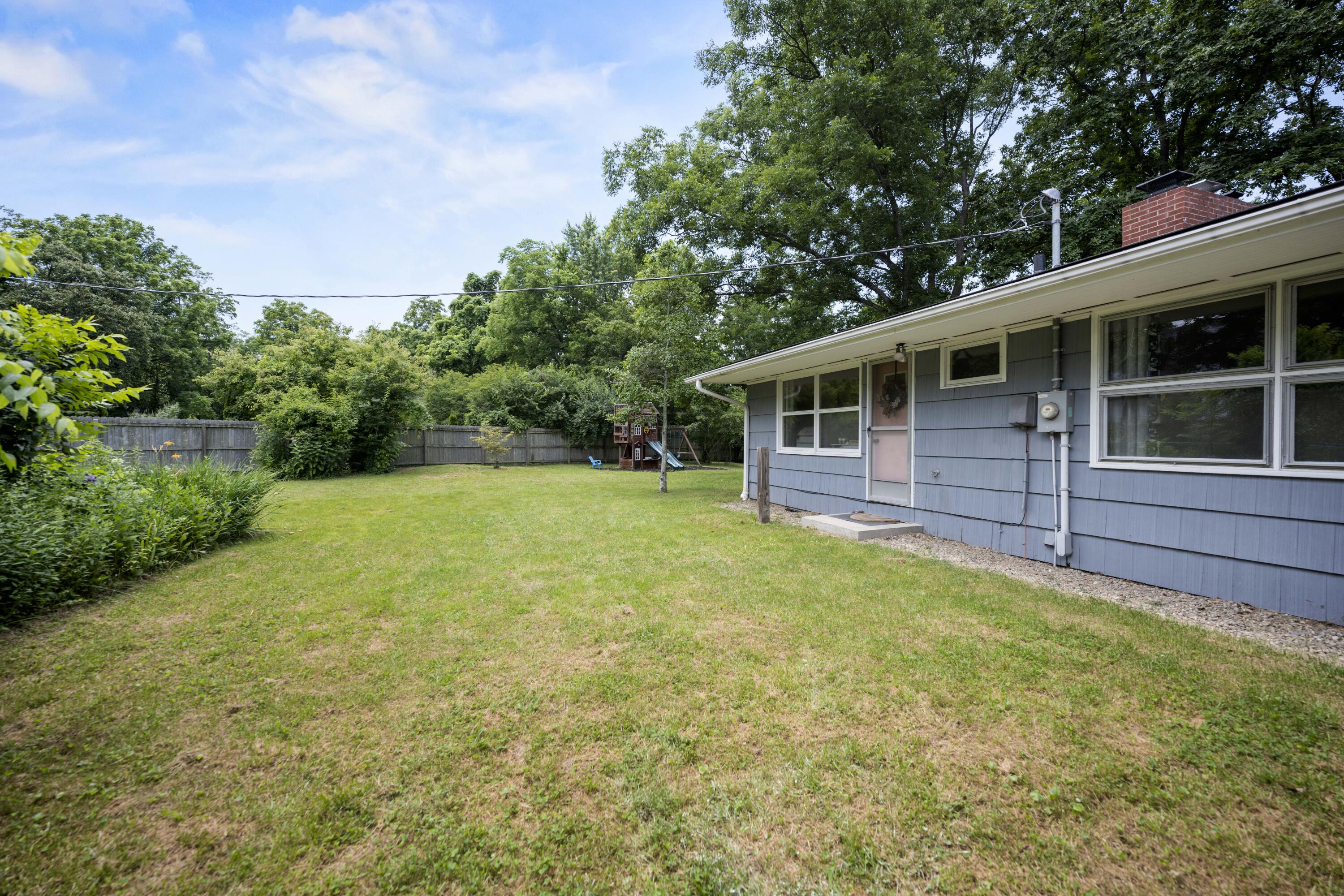 Berea, Kentucky 40403, United States, 3 Bedrooms Bedrooms, ,3 BathroomsBathrooms,Residential,Active,160864