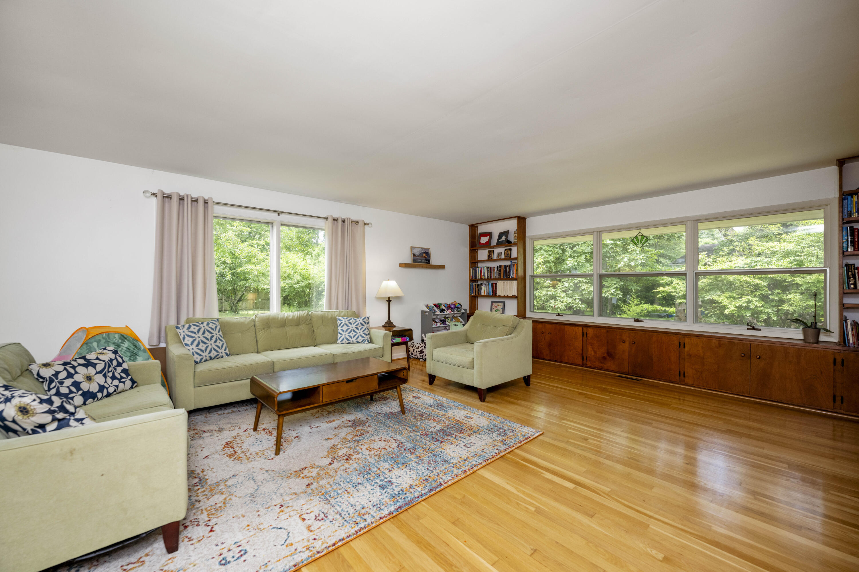 Berea, Kentucky 40403, United States, 3 Bedrooms Bedrooms, ,3 BathroomsBathrooms,Residential,Active,160864