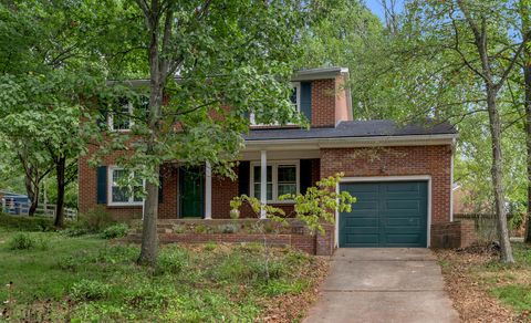 Photo of 1748 Brook Park Drive, Lexington, KY 40515 (MLS # 25501034)