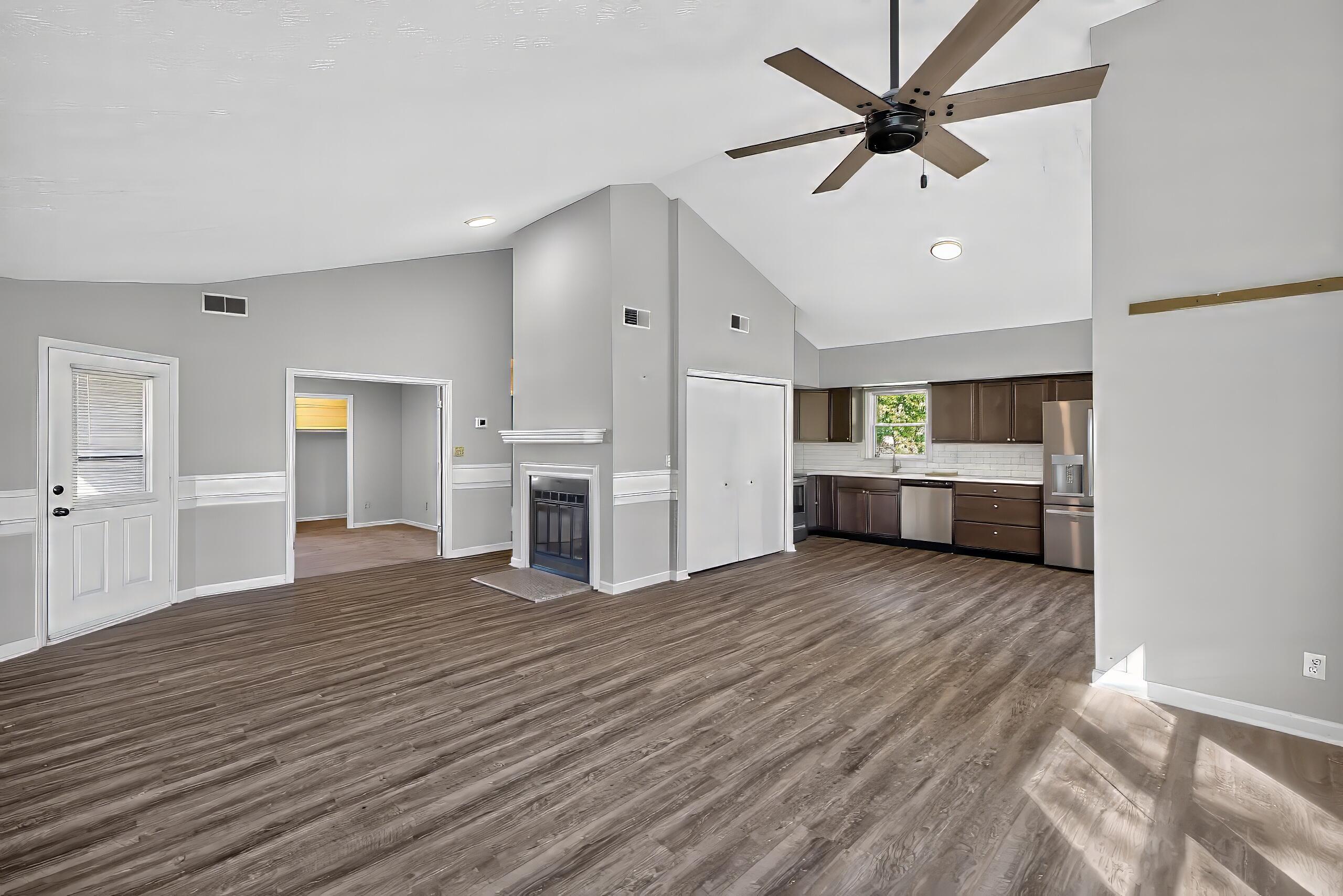 1641 Crossen Way