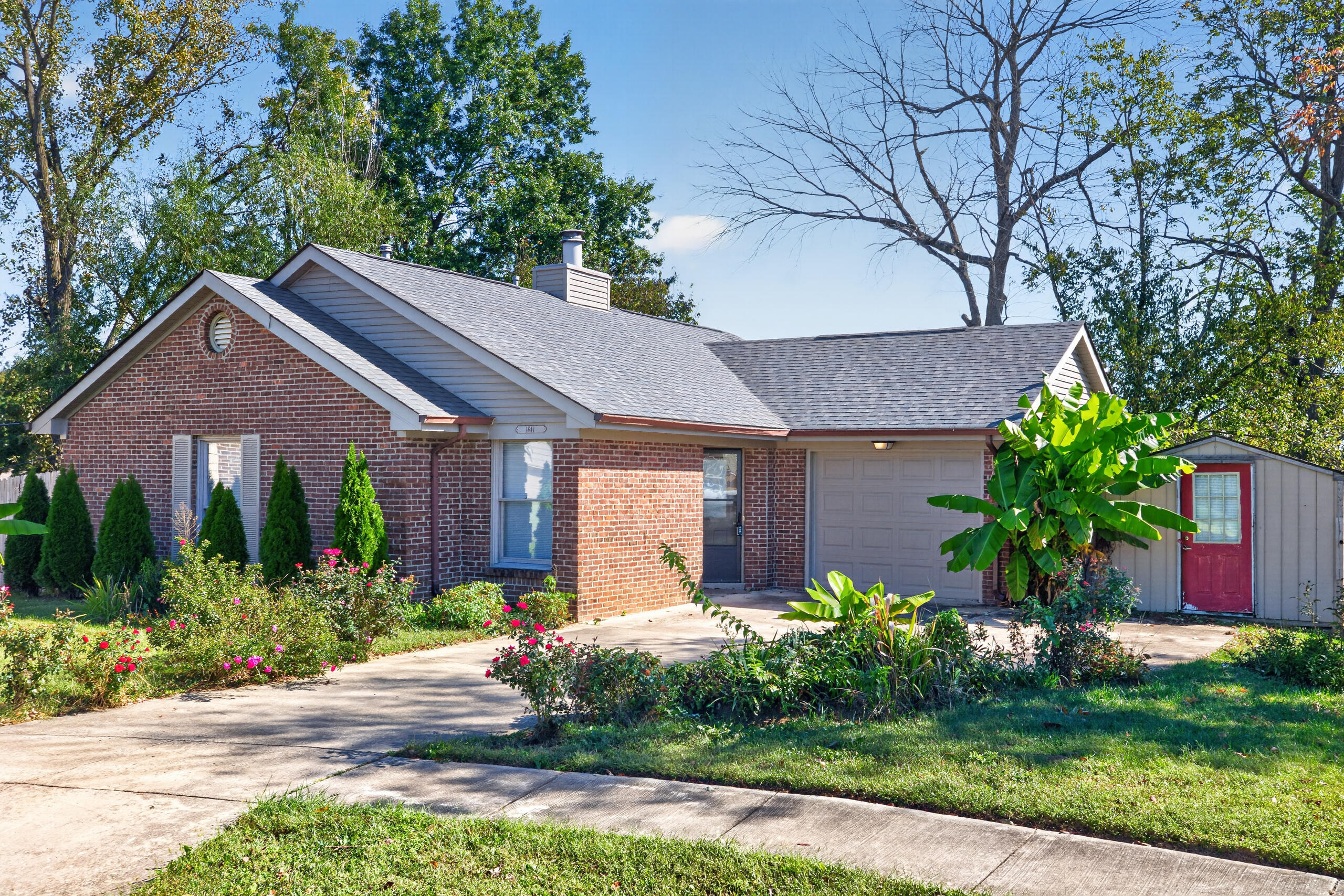 1641 Crossen Way