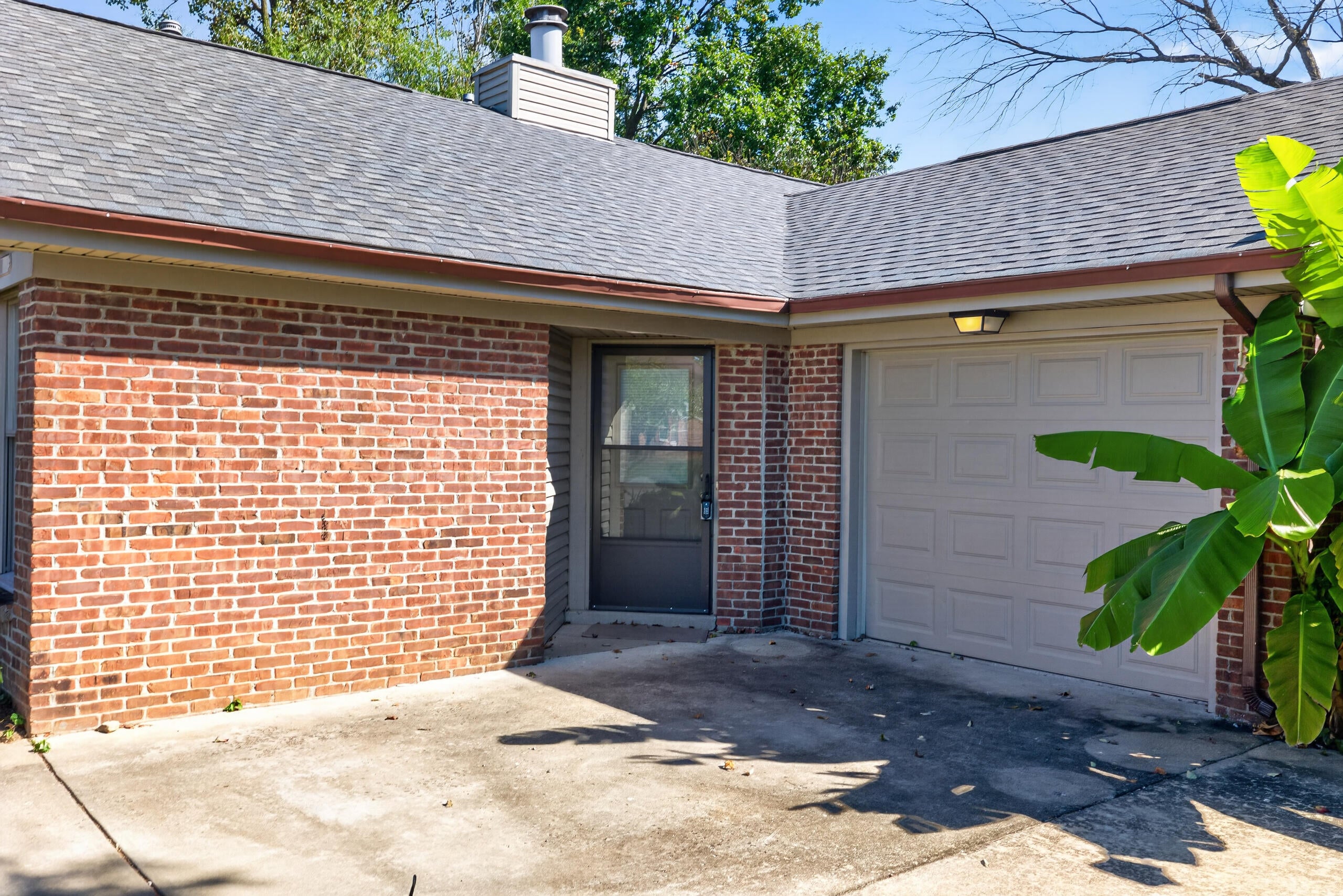1641 Crossen Way