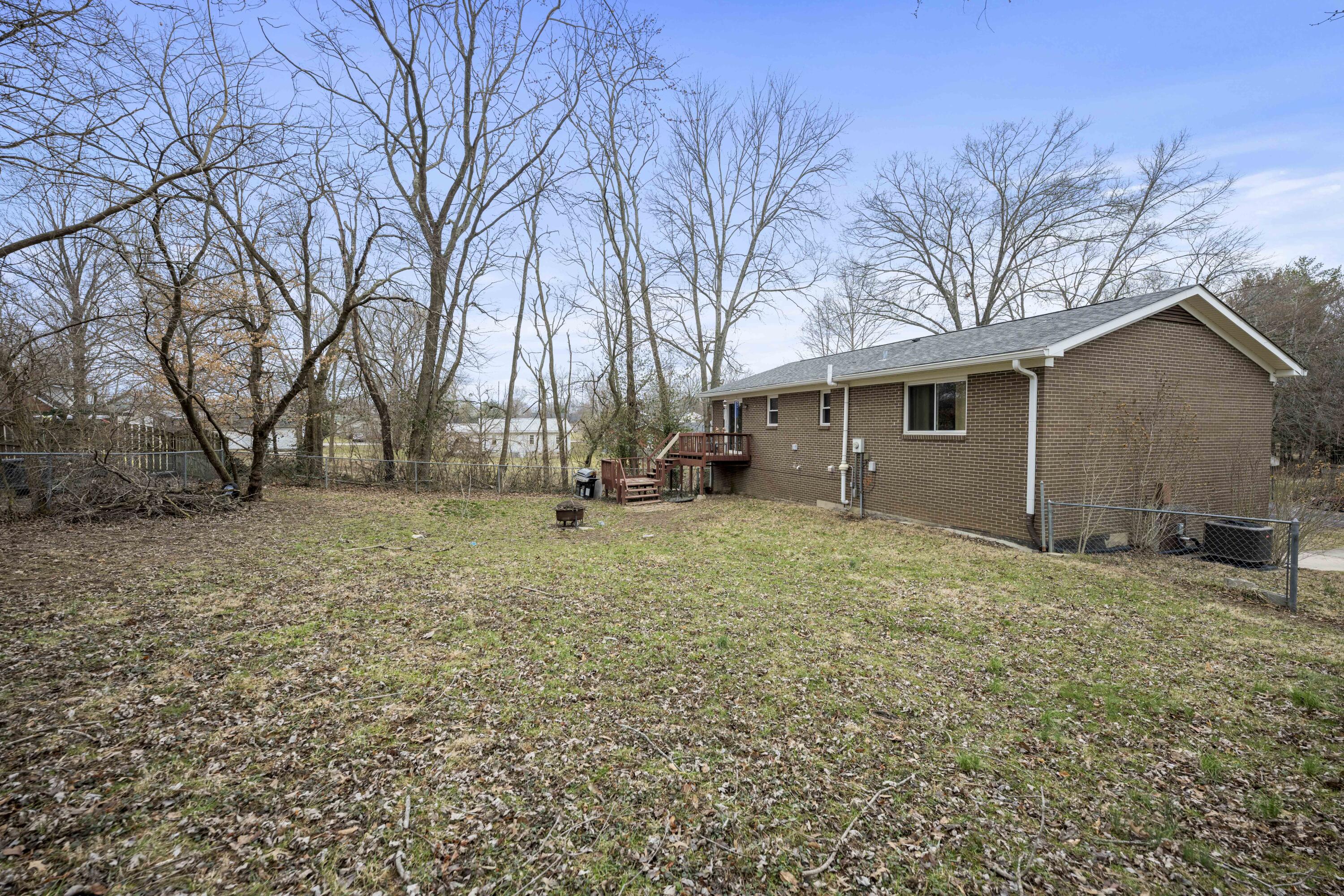 Berea, Kentucky 40403, United States, 4 Bedrooms Bedrooms, ,2 BathroomsBathrooms,Residential,Pending,27030