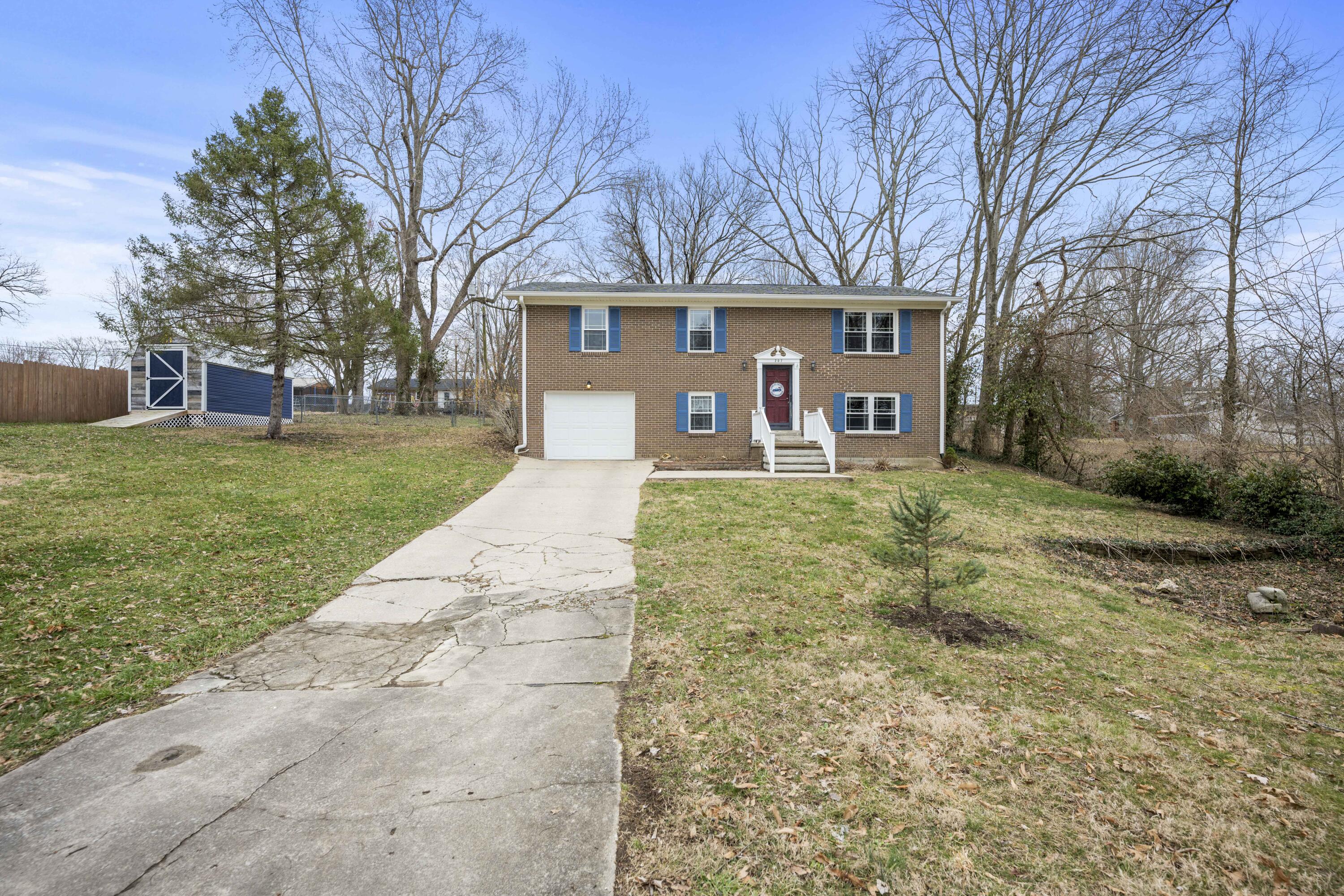 Berea, Kentucky 40403, United States, 4 Bedrooms Bedrooms, ,2 BathroomsBathrooms,Residential,Pending,27030