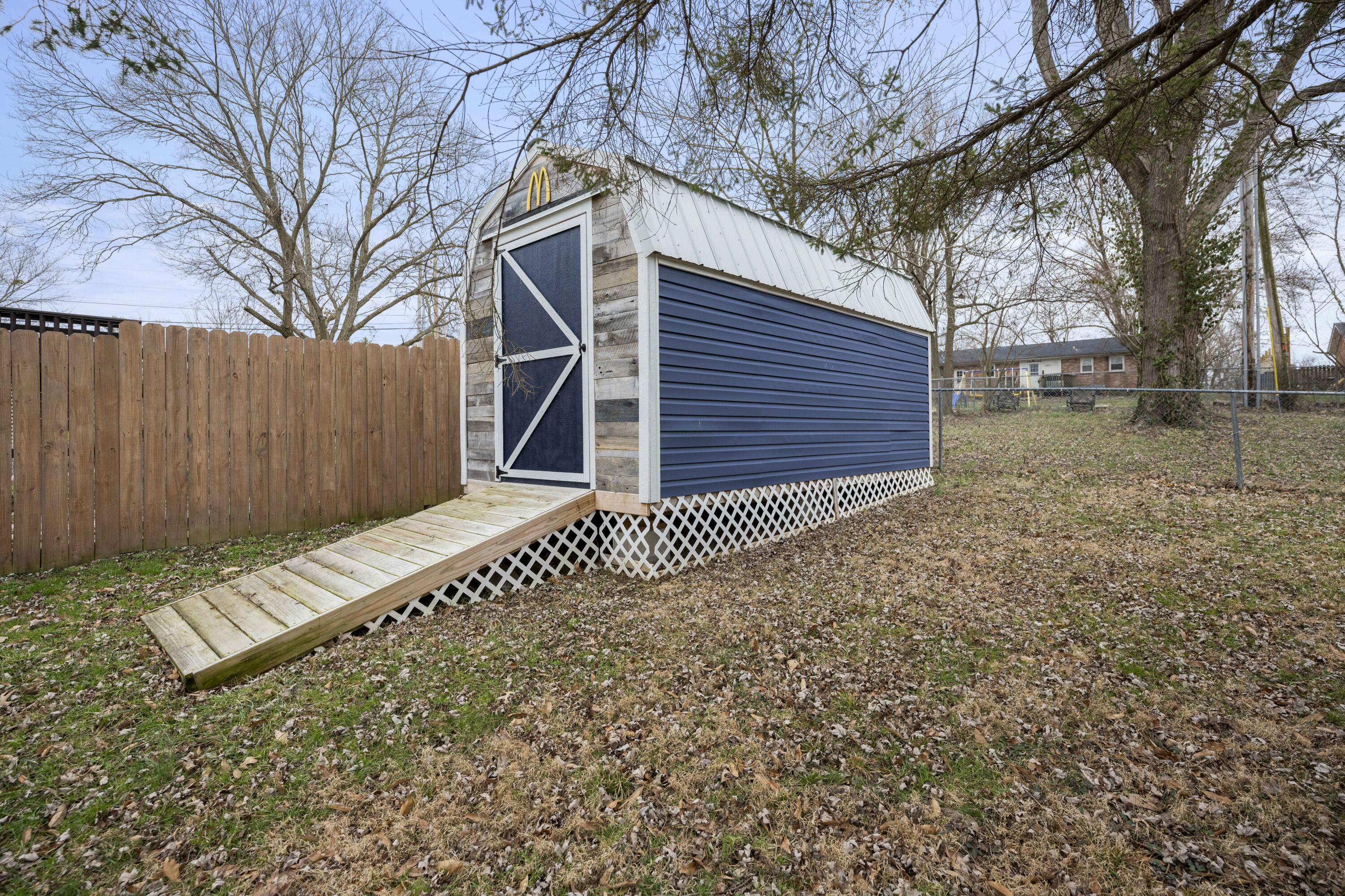 Berea, Kentucky 40403, United States, 4 Bedrooms Bedrooms, ,2 BathroomsBathrooms,Residential,Pending,27030