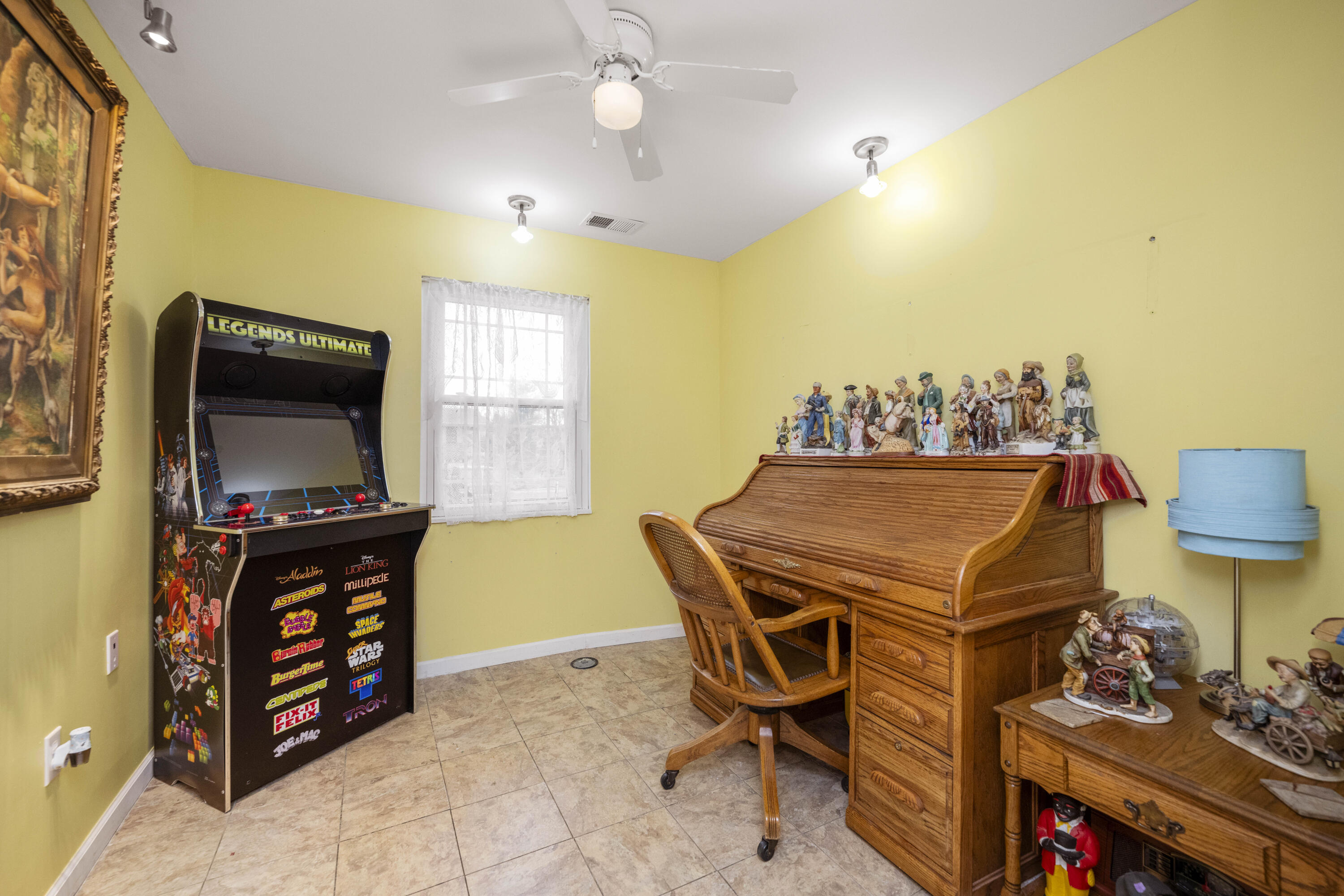 Berea, Kentucky 40403, United States, 4 Bedrooms Bedrooms, ,2 BathroomsBathrooms,Residential,Pending,27030