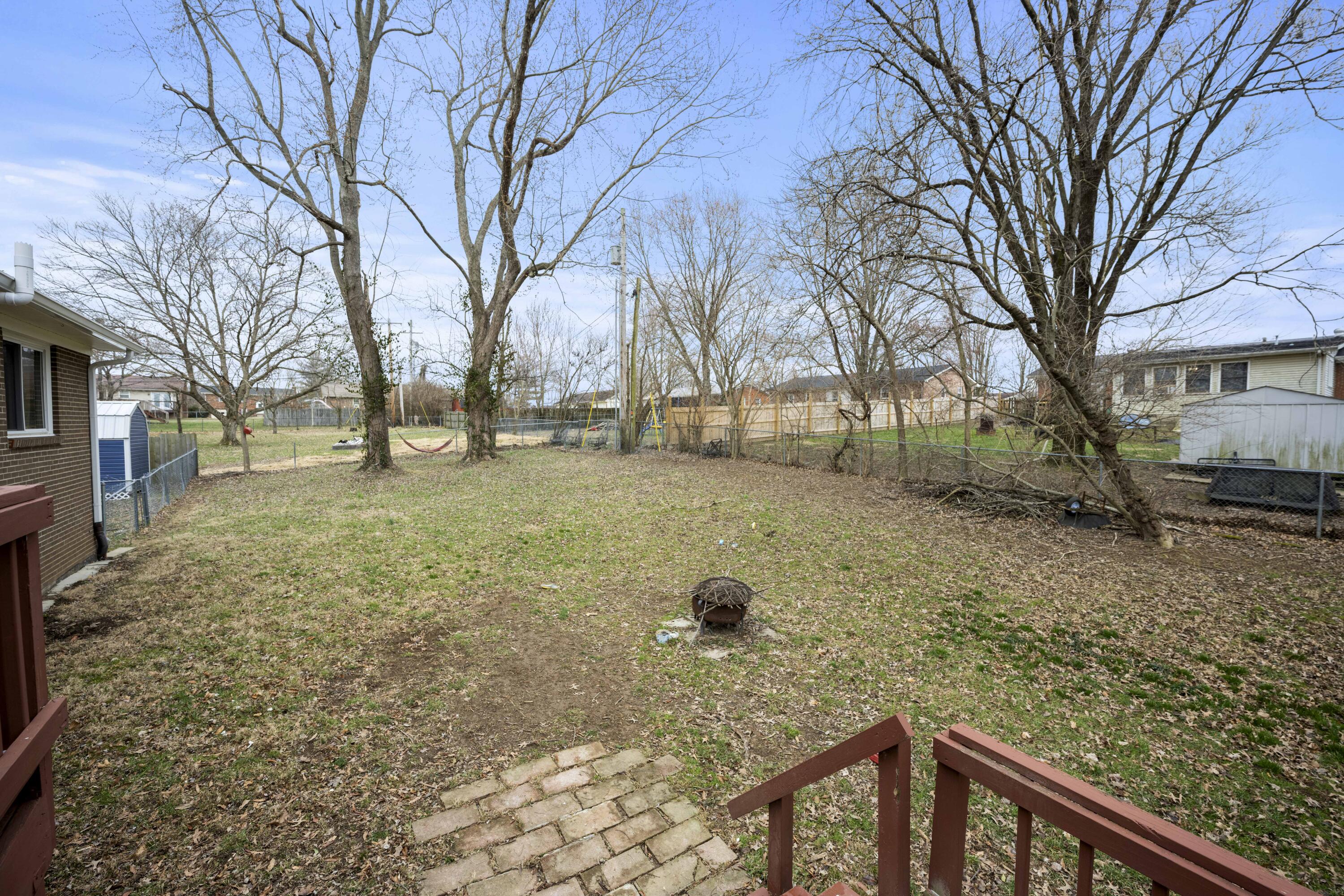 Berea, Kentucky 40403, United States, 4 Bedrooms Bedrooms, ,2 BathroomsBathrooms,Residential,Pending,27030