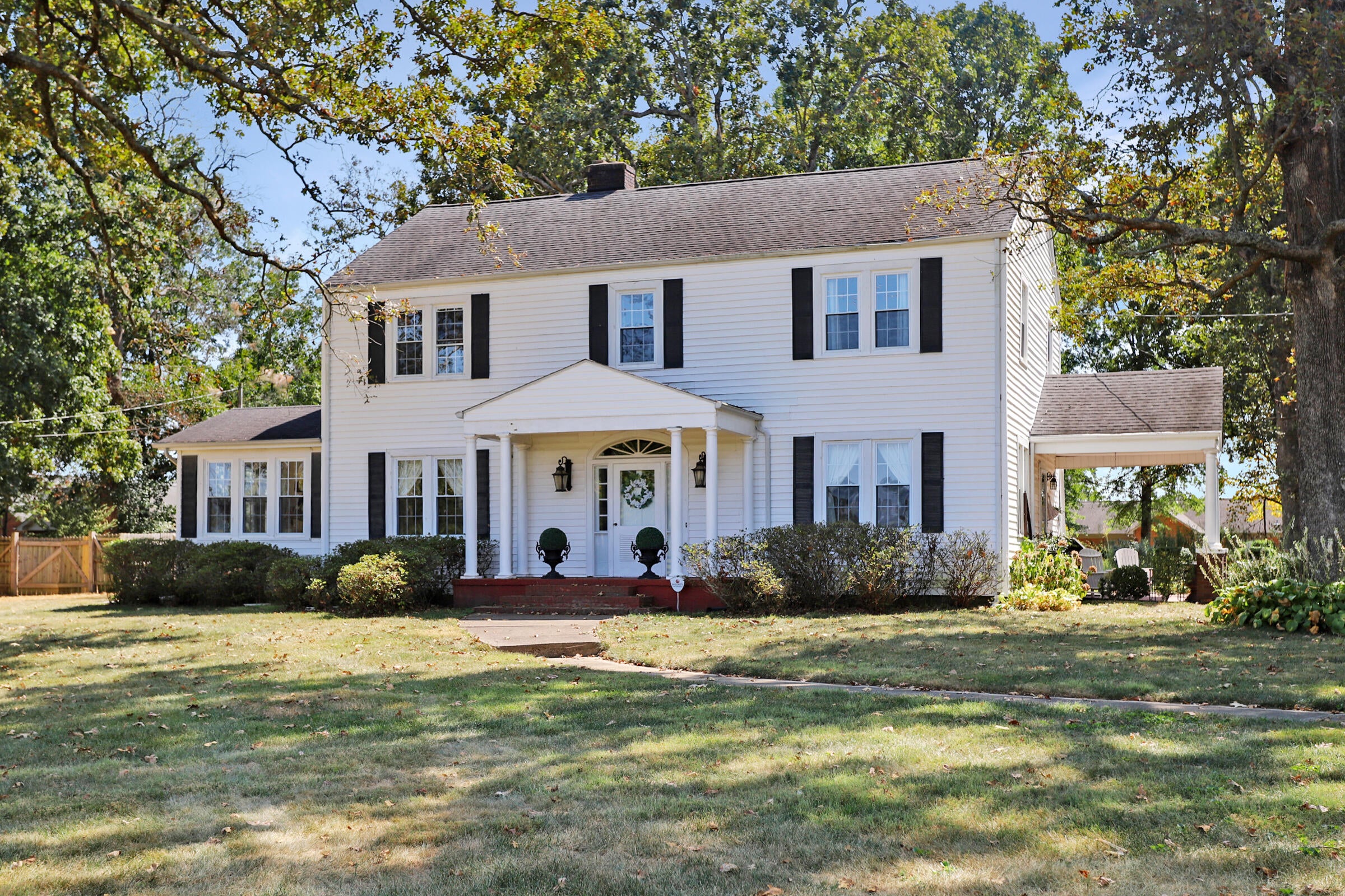 Photo 1 of 30 — 2149 State Route 94W, Murray, KY 42071