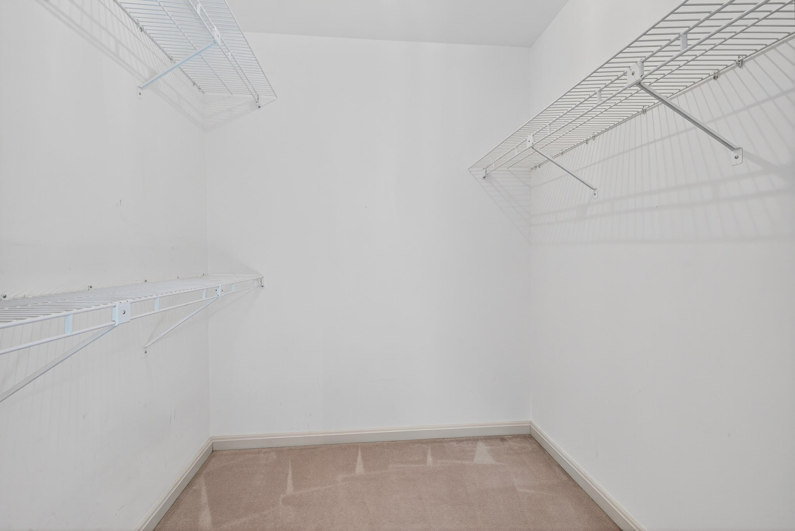 Lexington, Kentucky 40502, United States, 2 Bedrooms Bedrooms, ,3 BathroomsBathrooms,Residential,Active,240794