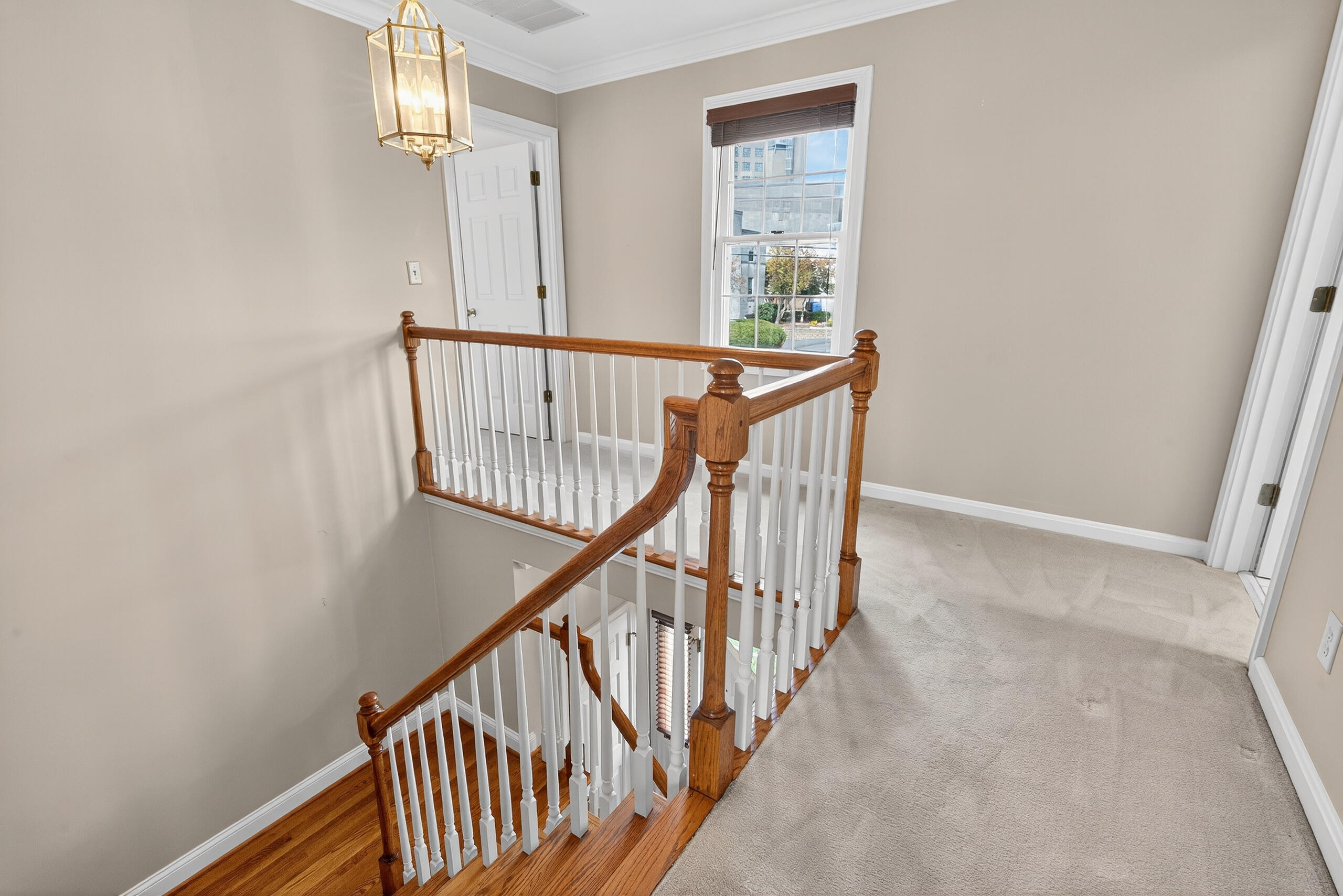 Lexington, Kentucky 40502, United States, 2 Bedrooms Bedrooms, ,3 BathroomsBathrooms,Residential,Active,240794