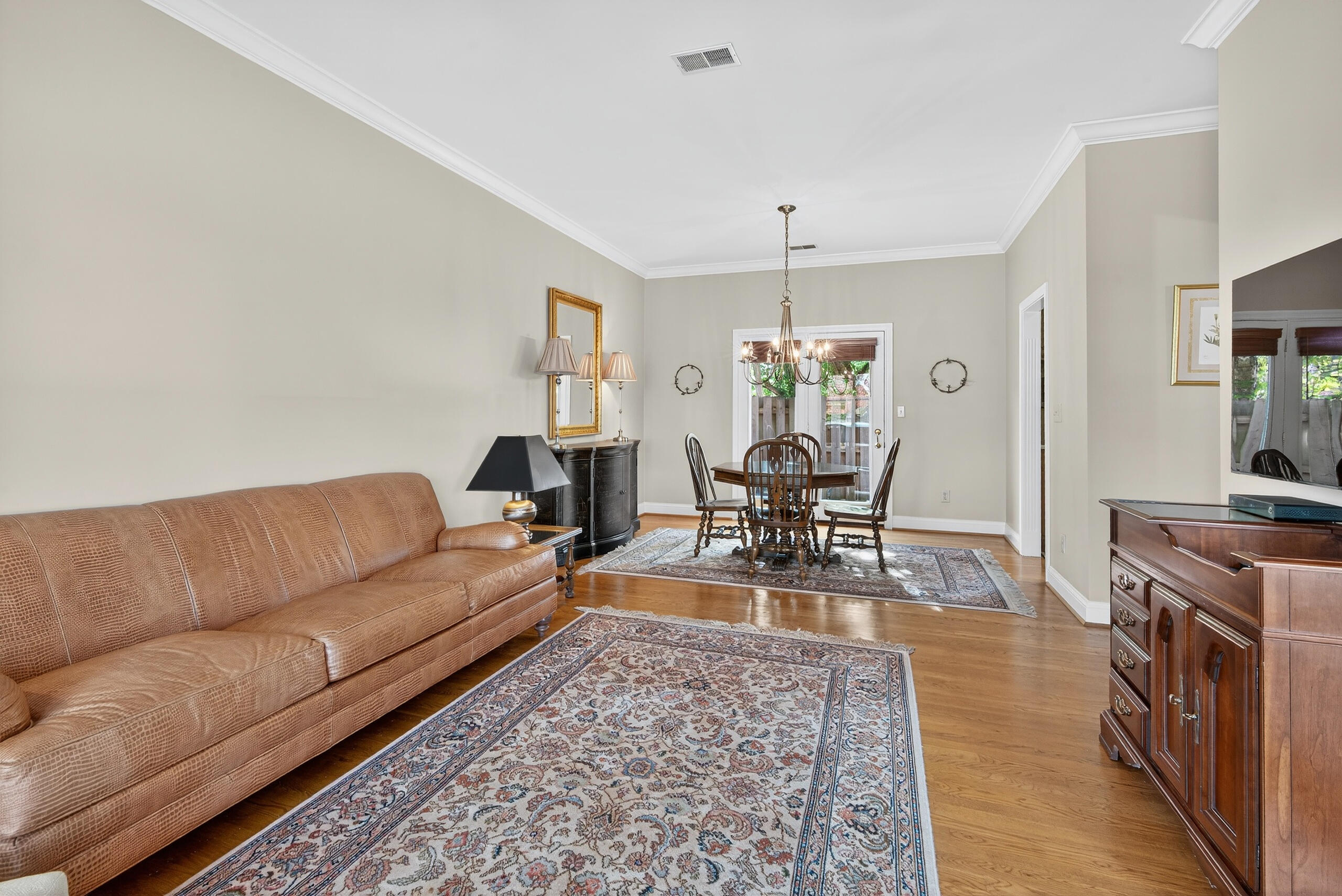 Lexington, Kentucky 40502, United States, 2 Bedrooms Bedrooms, ,3 BathroomsBathrooms,Residential,Active,240794