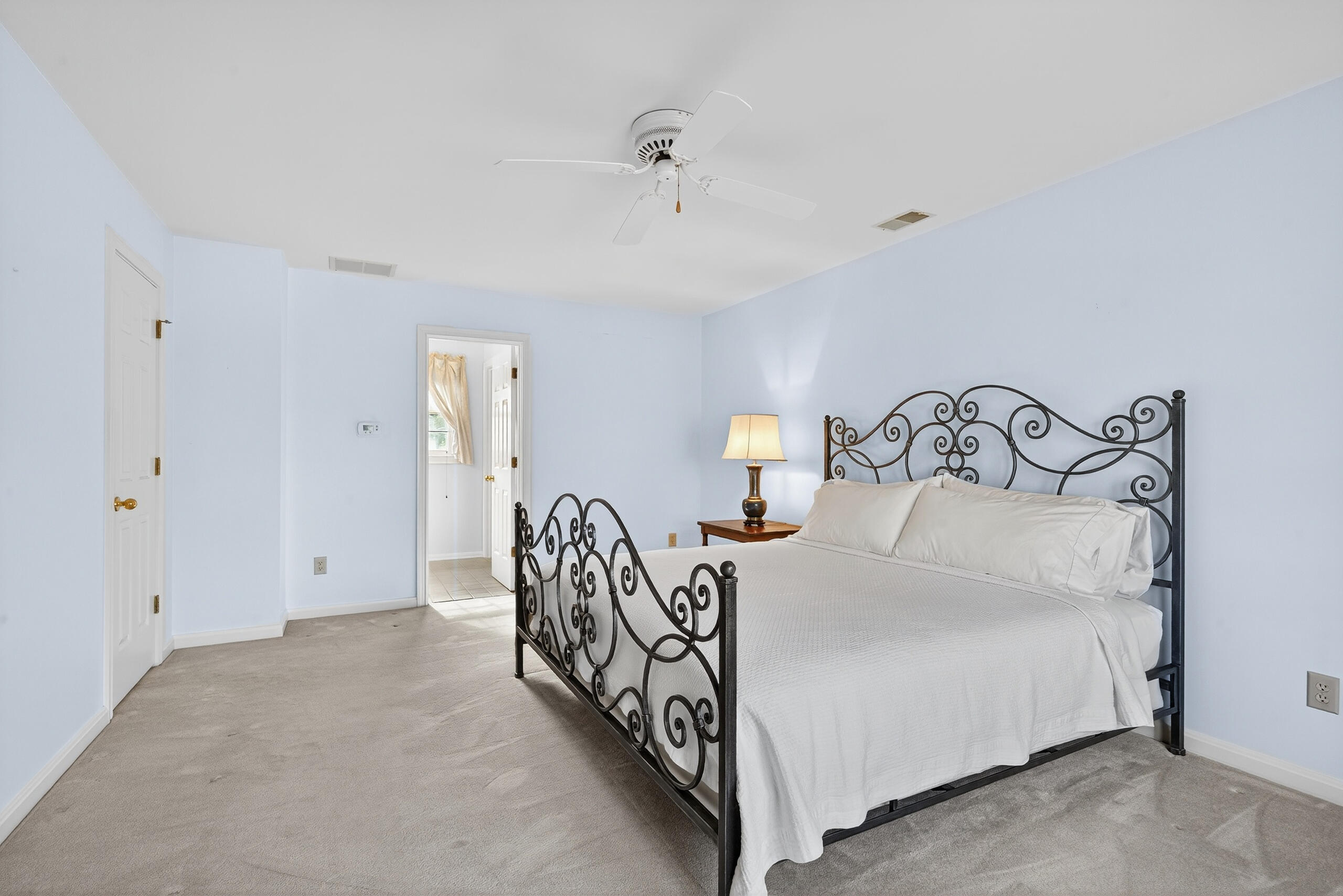 Lexington, Kentucky 40502, United States, 2 Bedrooms Bedrooms, ,3 BathroomsBathrooms,Residential,Active,240794