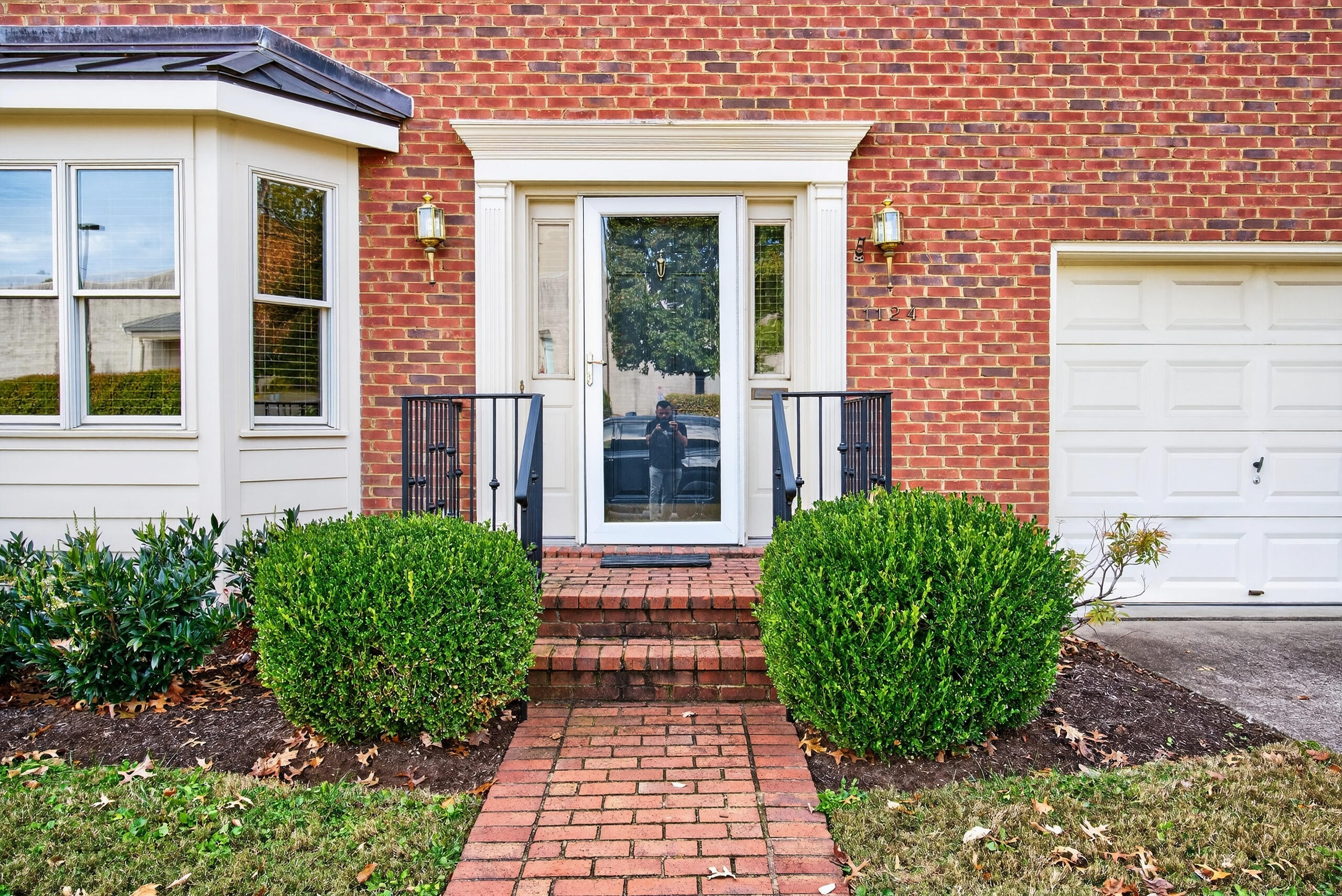 Lexington, Kentucky 40502, United States, 2 Bedrooms Bedrooms, ,3 BathroomsBathrooms,Residential,Active,240794