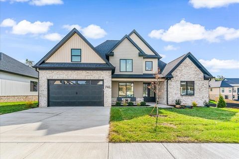 Photo of 742 Azalea Lane, Versailles, KY 40383 (MLS # 25505591)