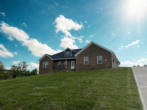 Photo of 308 Wolverine Way, Richmond, KY 40475 (MLS # 25014408)