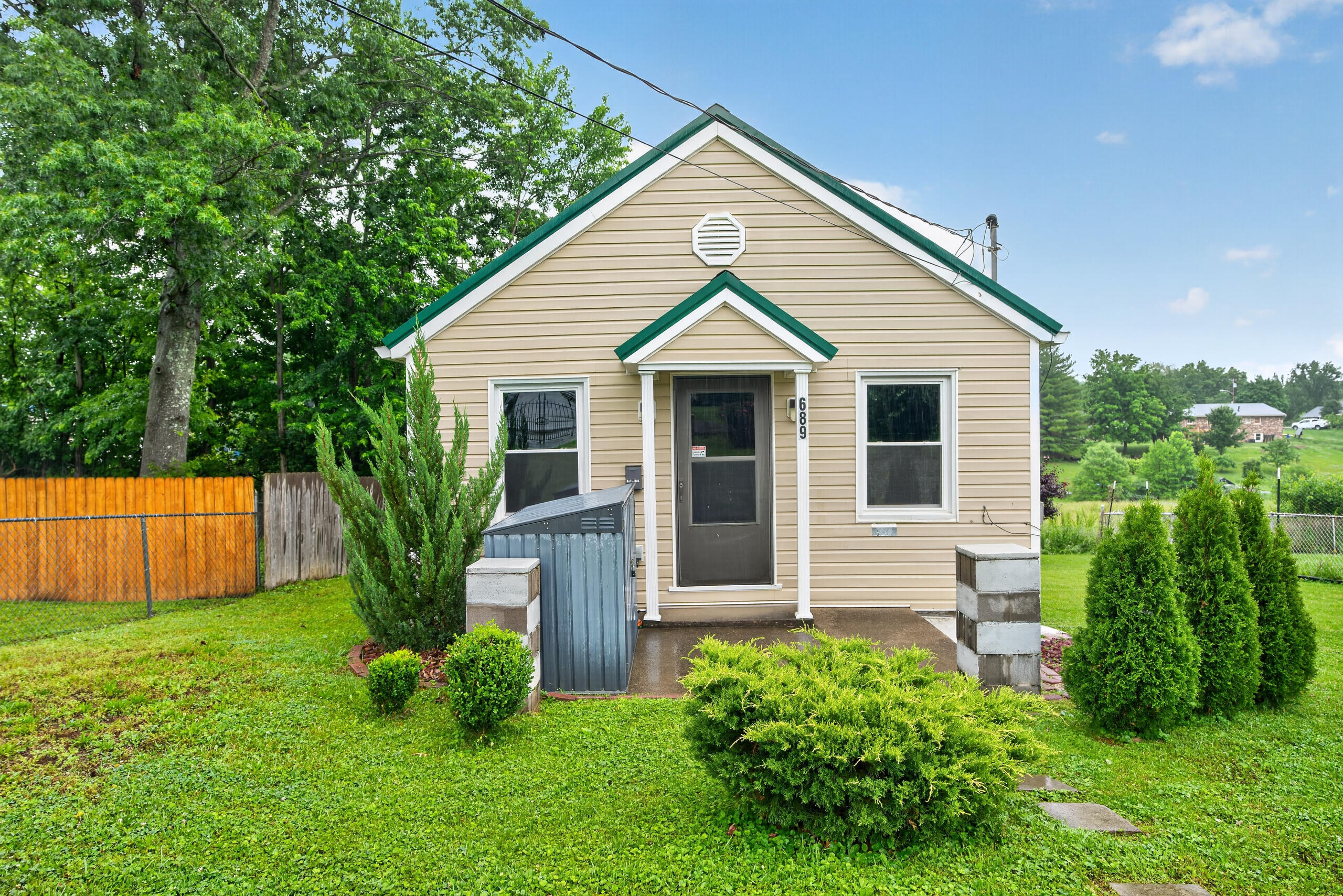 689 Fairview Ct (1)