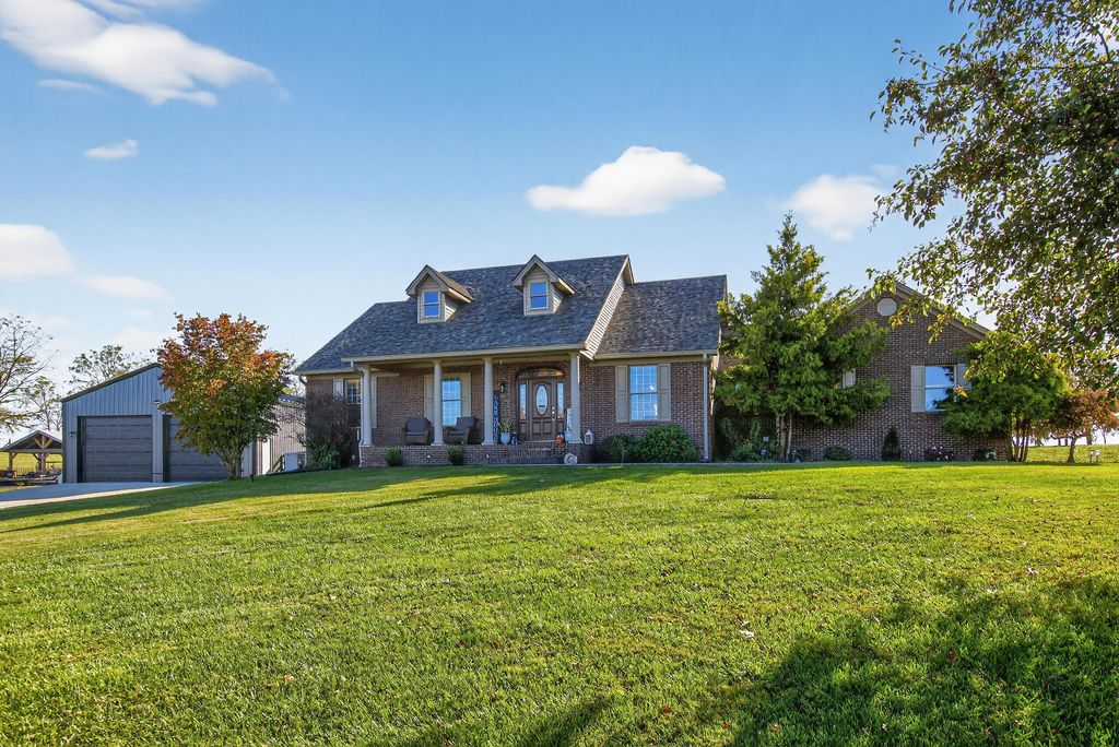 Photo of 836 N Homestead Lane, Lancaster, KY 40444 (MLS # 25504832)