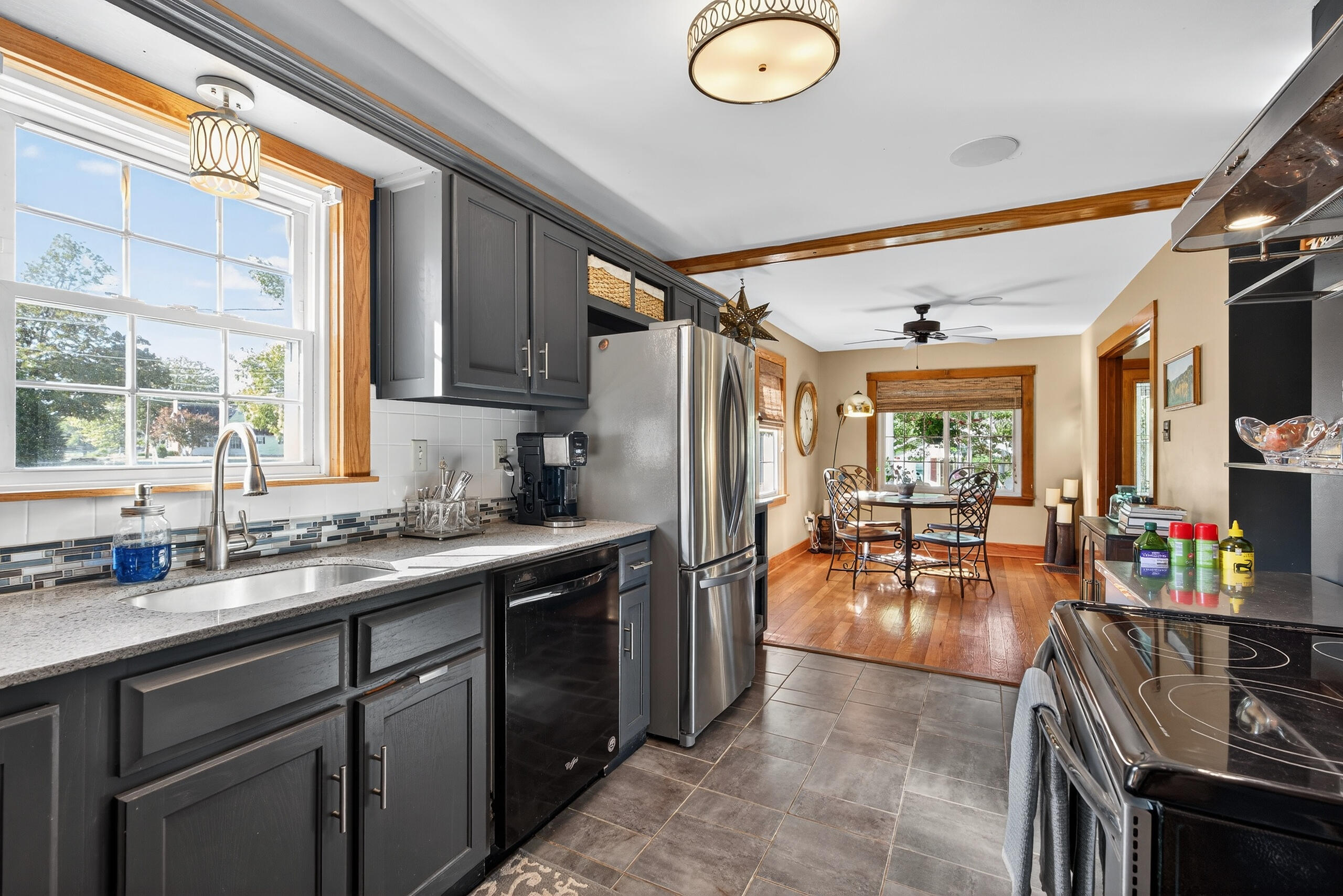 Berea, Kentucky 40403, United States, 3 Bedrooms Bedrooms, ,1 BathroomBathrooms,Residential,Active,241653