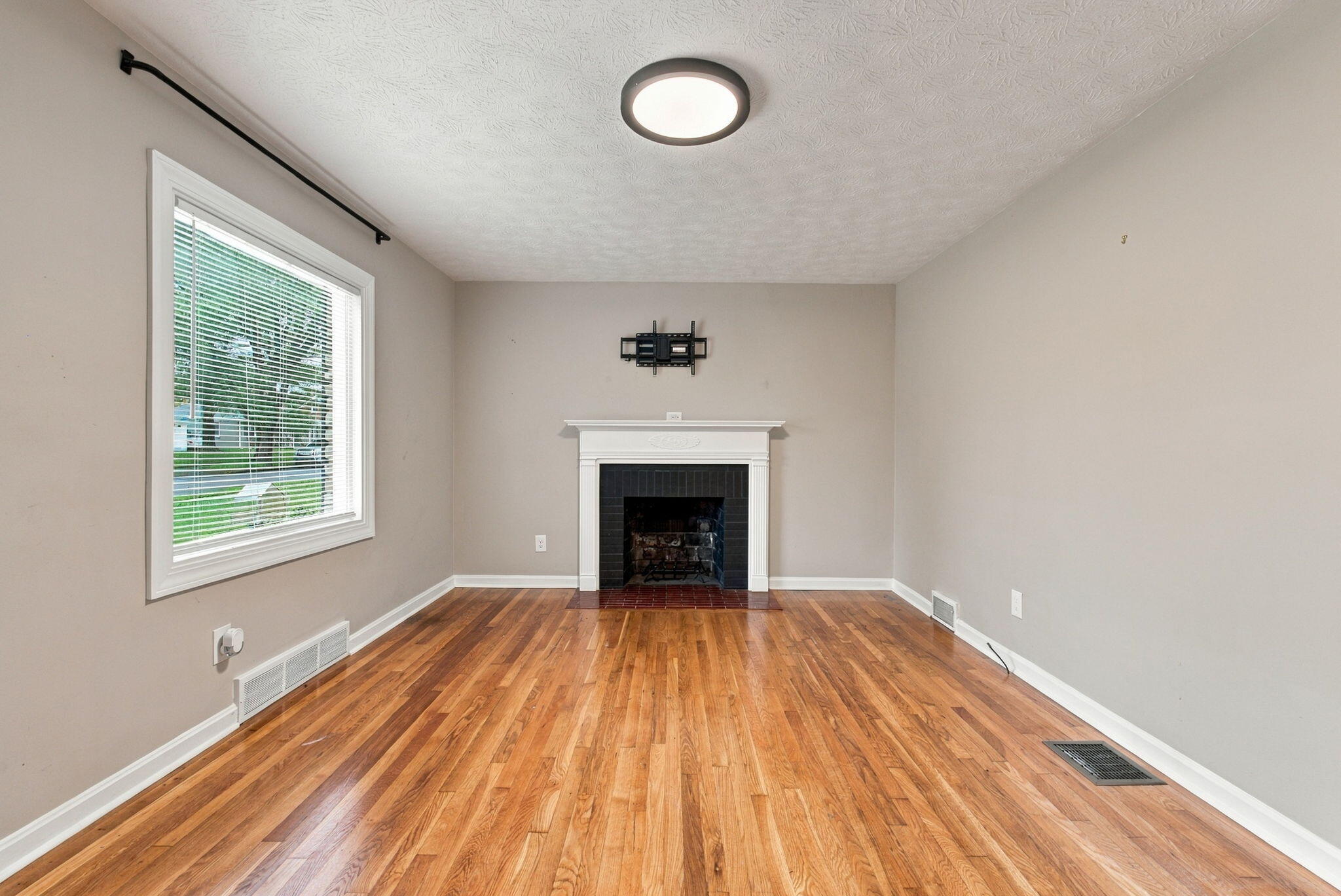 2209 Eastway Drive