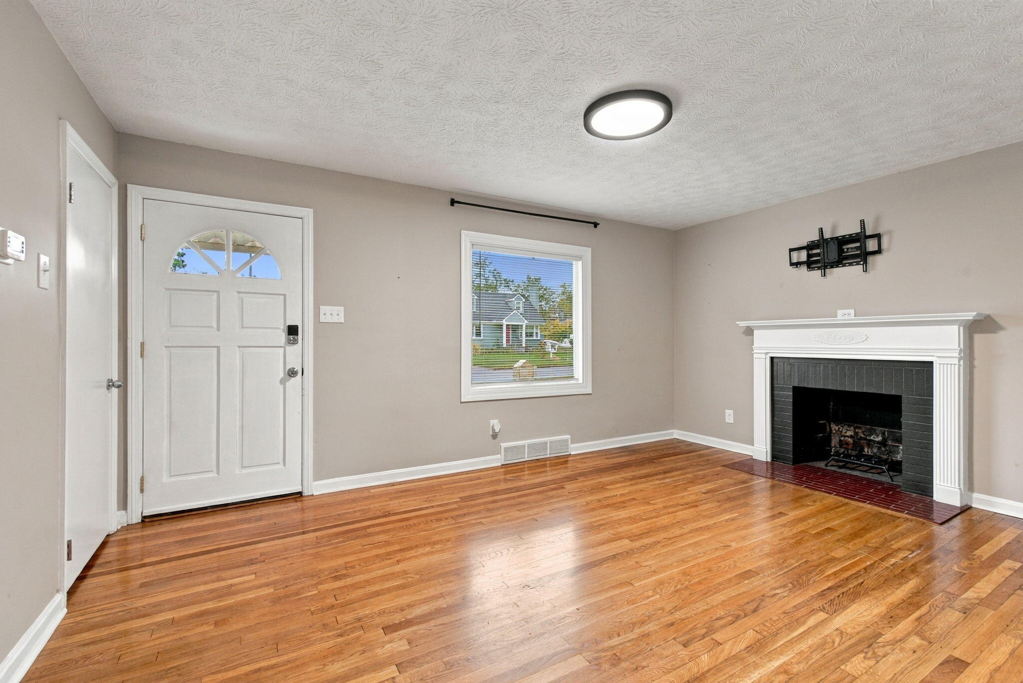 2209 Eastway Drive