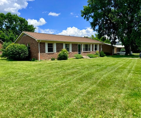 Property photo of 156 Paddock Drive, Versailles, KY 40383