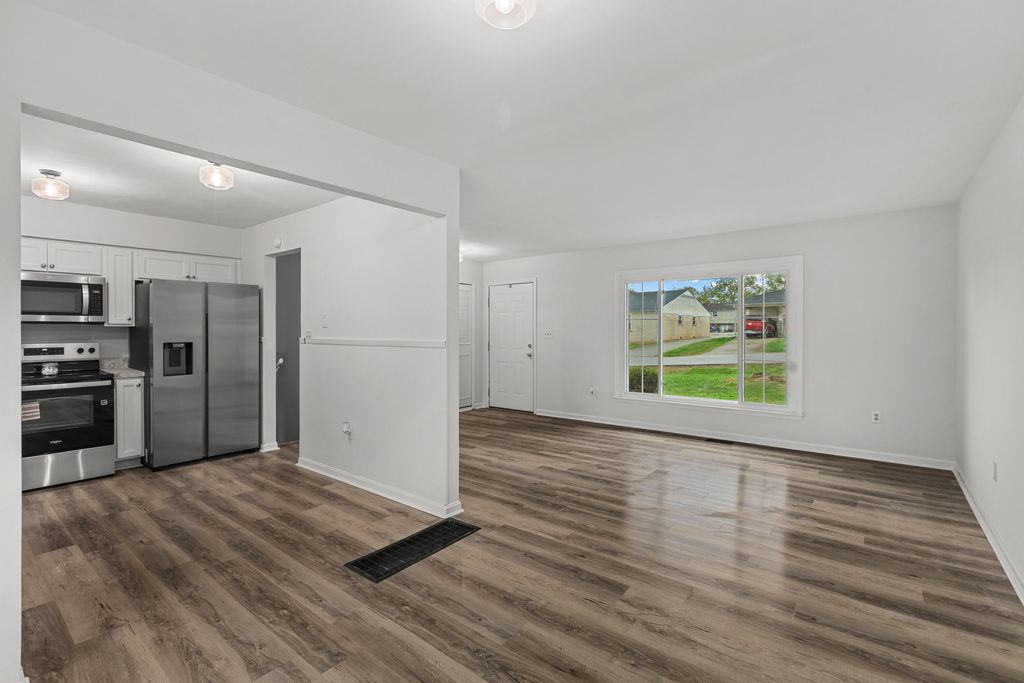 Photo of 552 Williamsburg Road, Frankfort, KY 40601 (MLS # 25504814)