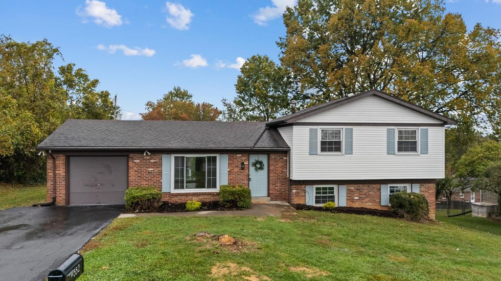 Photo of 552 Williamsburg Road, Frankfort, KY 40601 (MLS # 25504814)