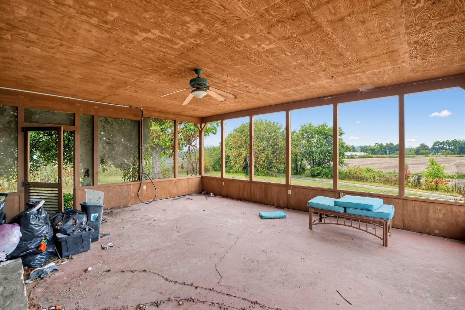 4695 E U.S. 60
