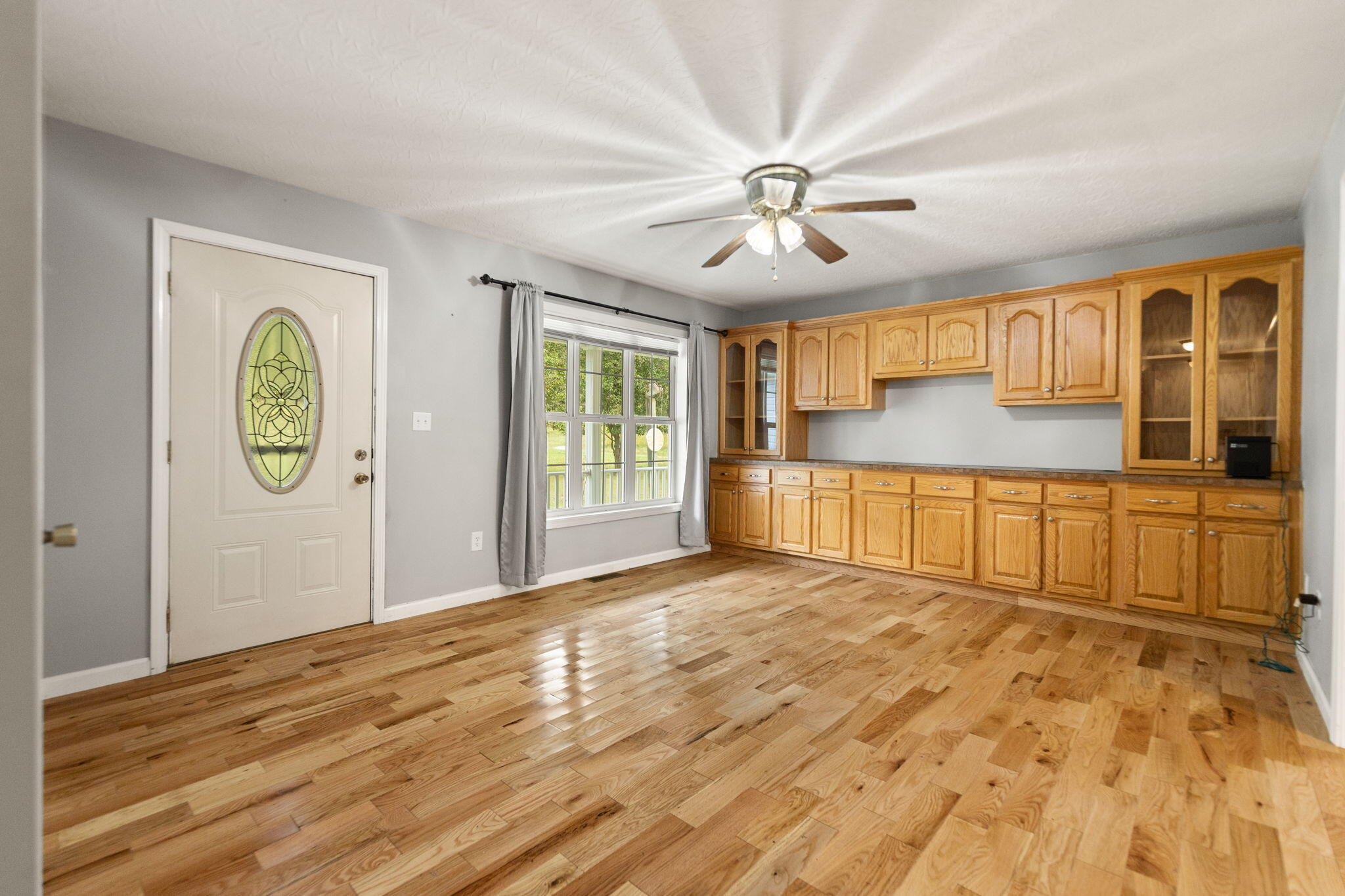 Oneida, Kentucky 40972, United States, 3 Bedrooms Bedrooms, ,2 BathroomsBathrooms,Residential,Active,220058